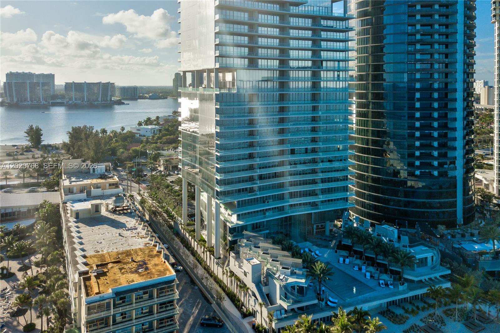 18501 E Collins #1503 Sunny Isles Beach, FL 33160