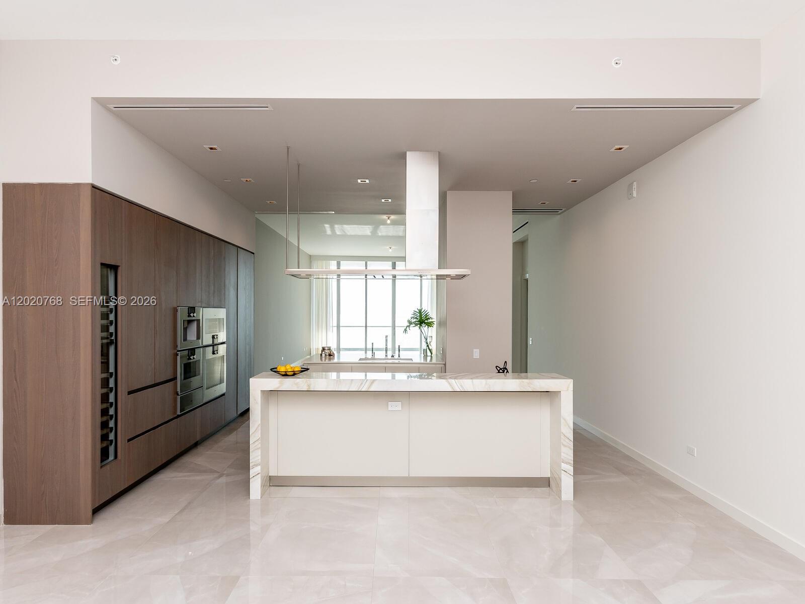 18501 E Collins #1503 Sunny Isles Beach, FL 33160