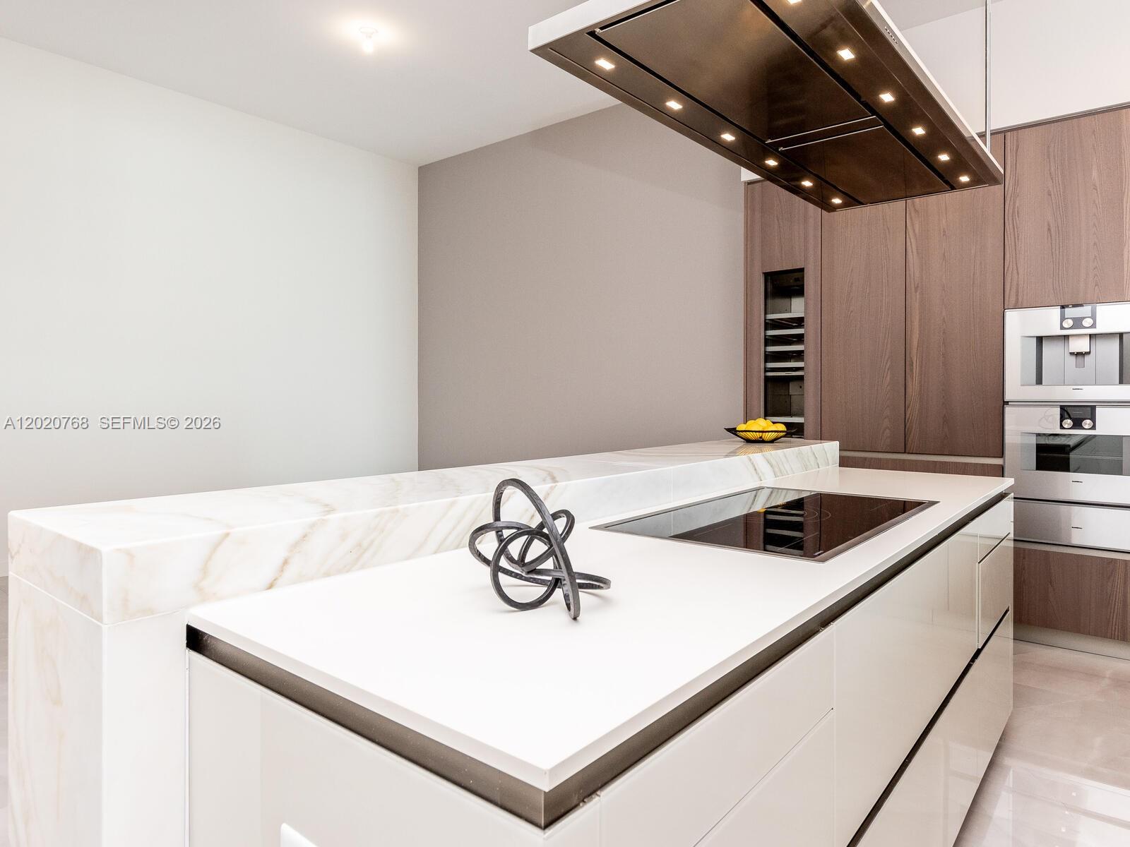 18501 E Collins #1503 Sunny Isles Beach, FL 33160