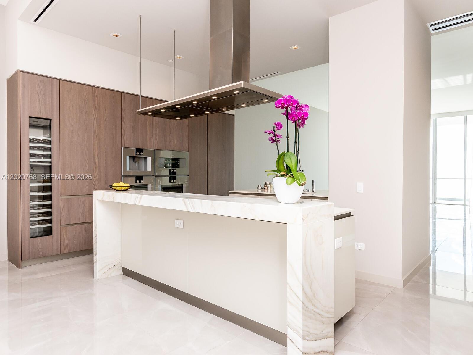 18501 E Collins #1503 Sunny Isles Beach, FL 33160