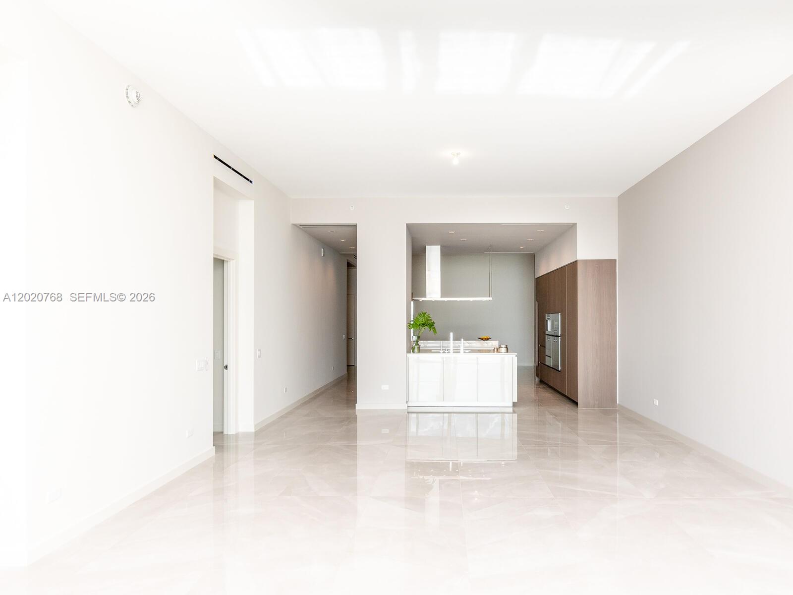 18501 E Collins #1503 Sunny Isles Beach, FL 33160