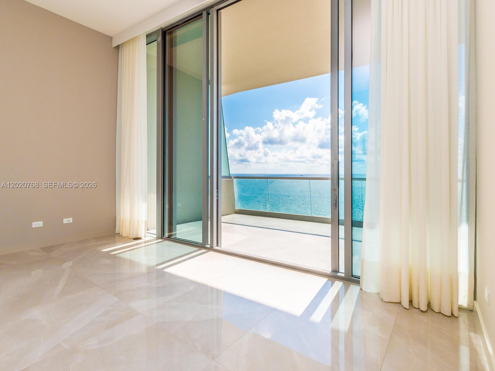 18501 E Collins #1503 Sunny Isles Beach, FL 33160
