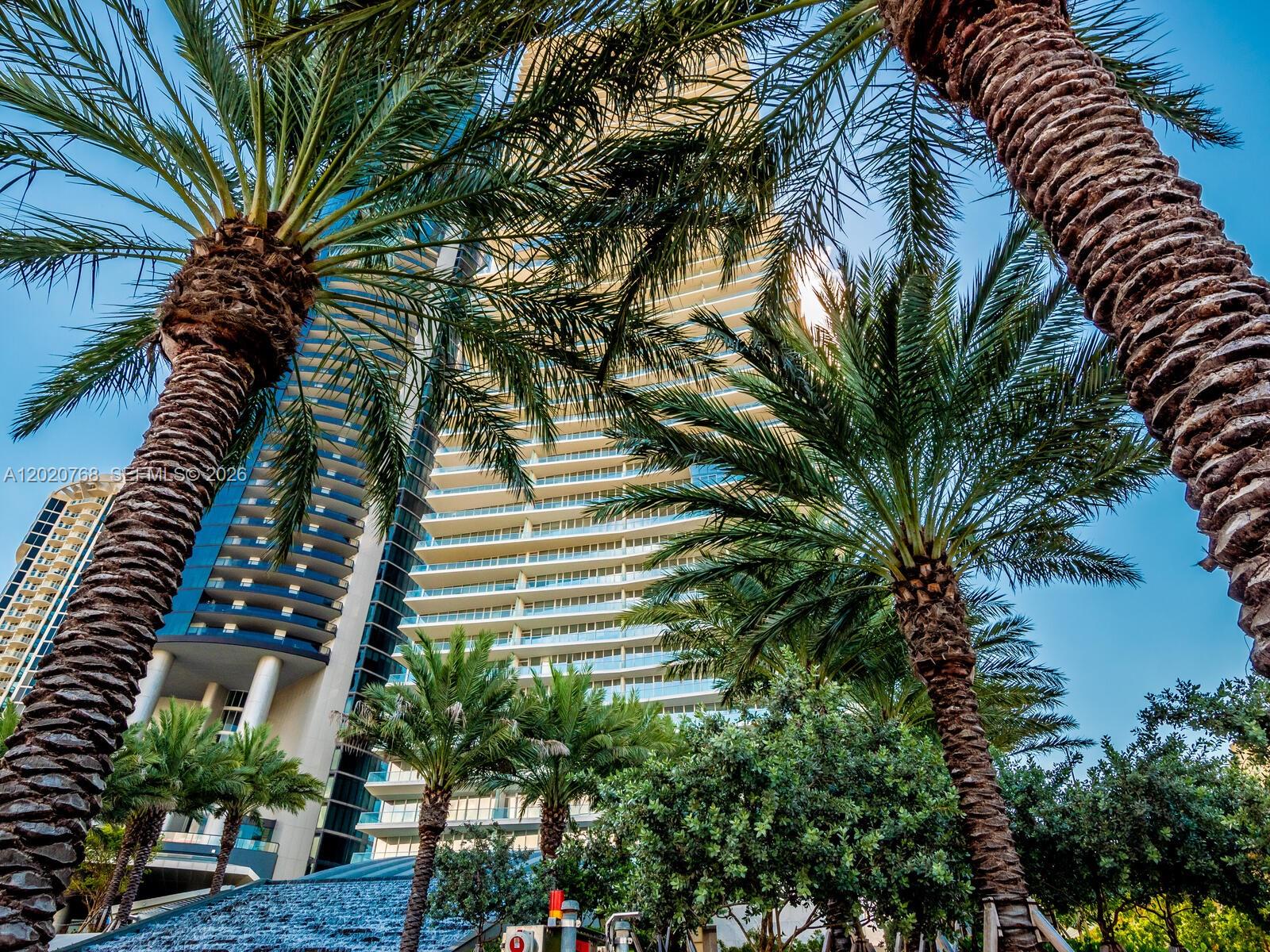 18501 E Collins #1503 Sunny Isles Beach, FL 33160