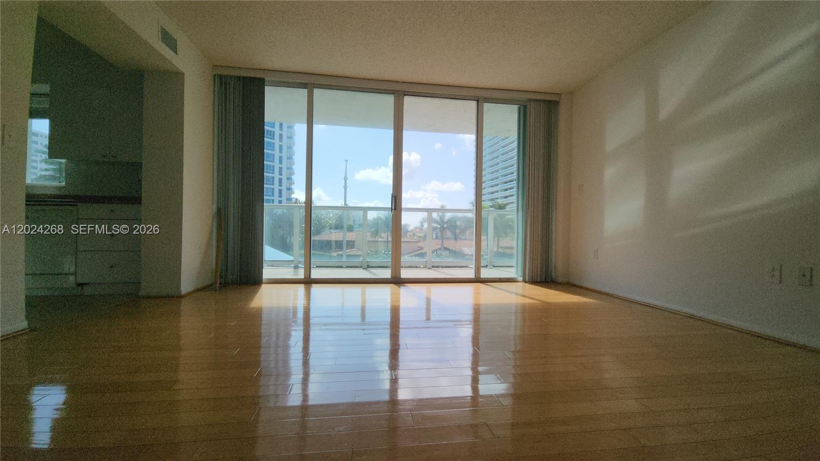 5900 Collins Ave #404 Miami Beach, FL 33140