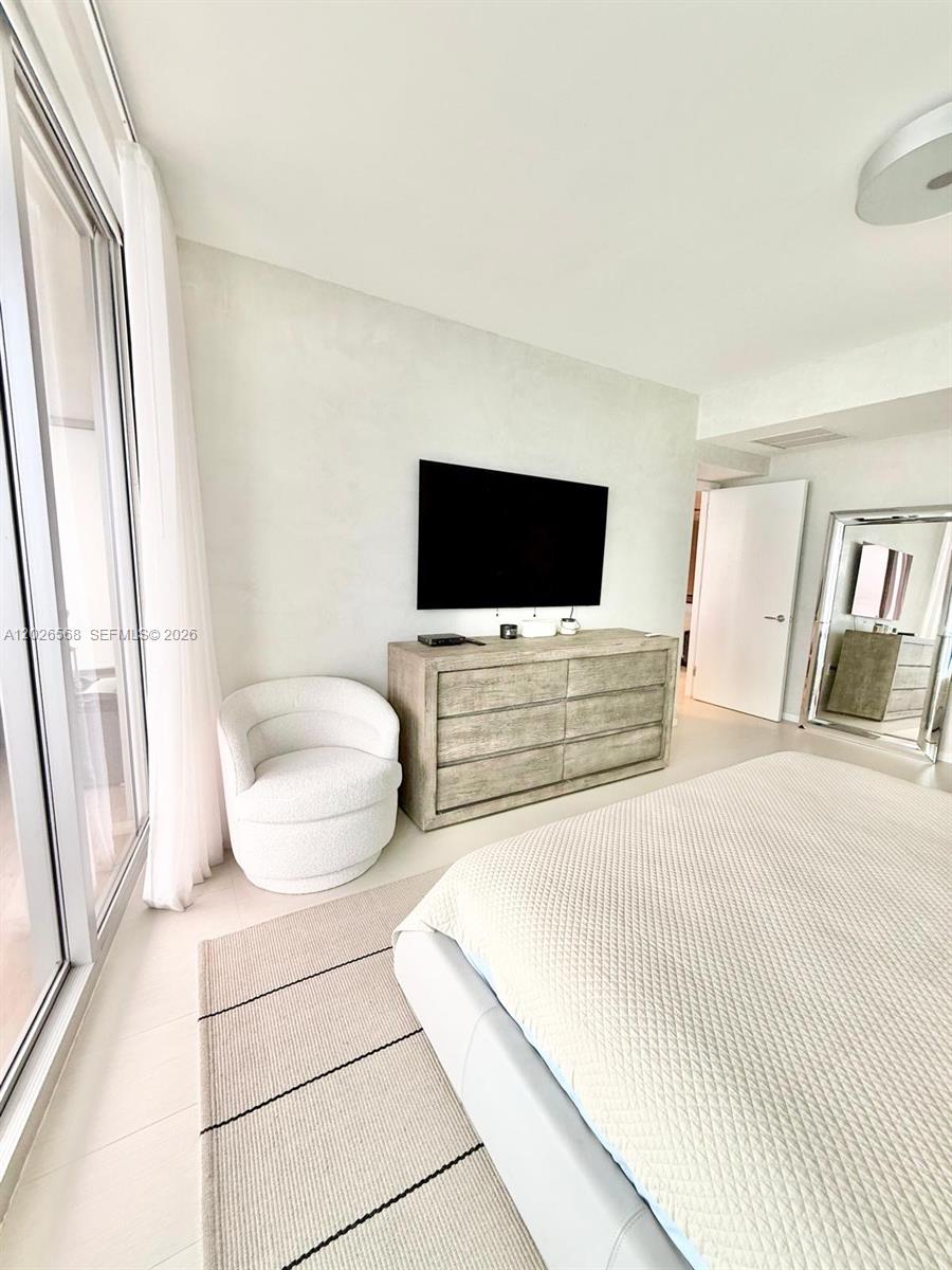 17121 Collins Ave #1207 Sunny Isles Beach, FL 33160