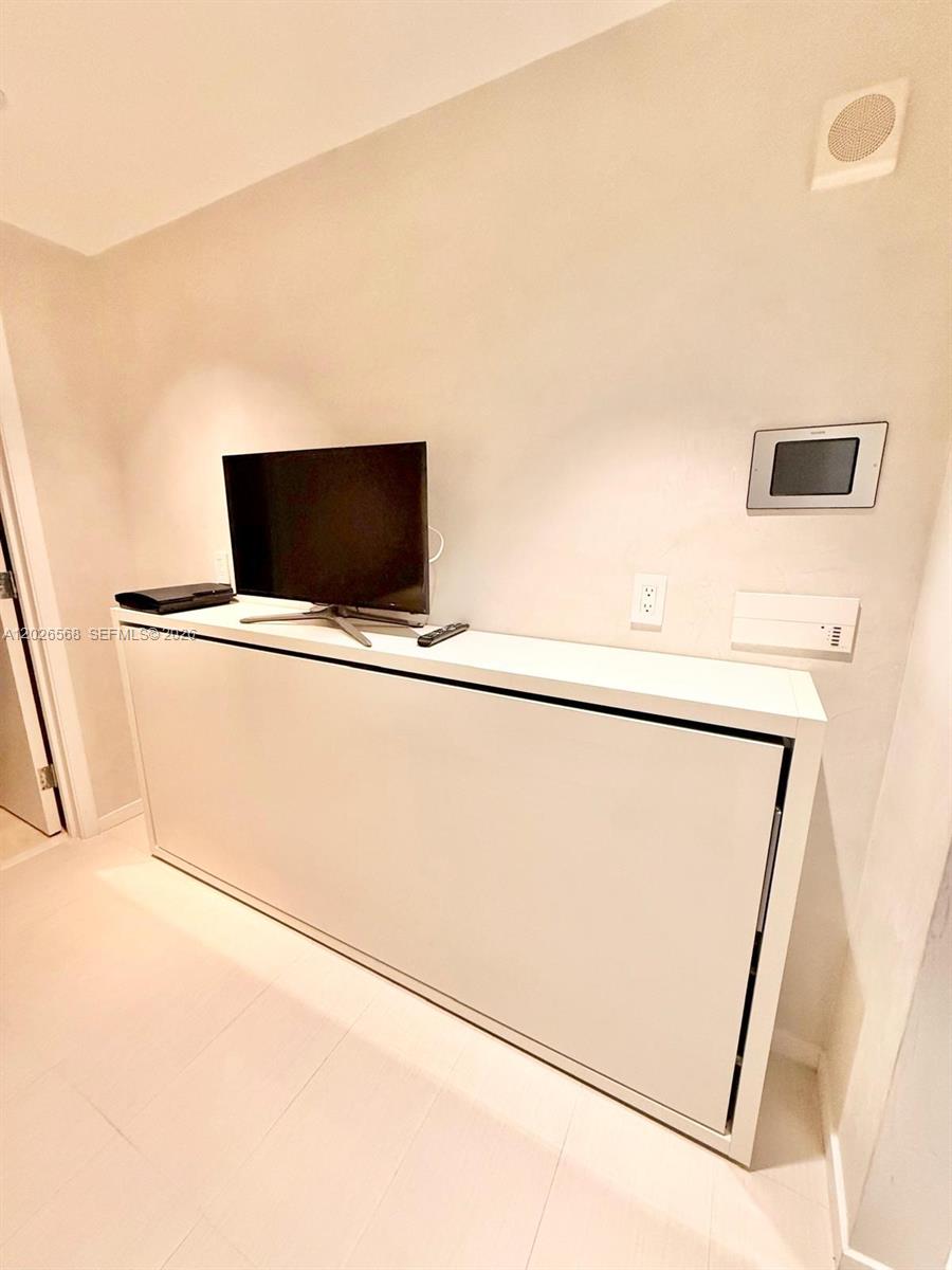17121 Collins Ave #1207 Sunny Isles Beach, FL 33160