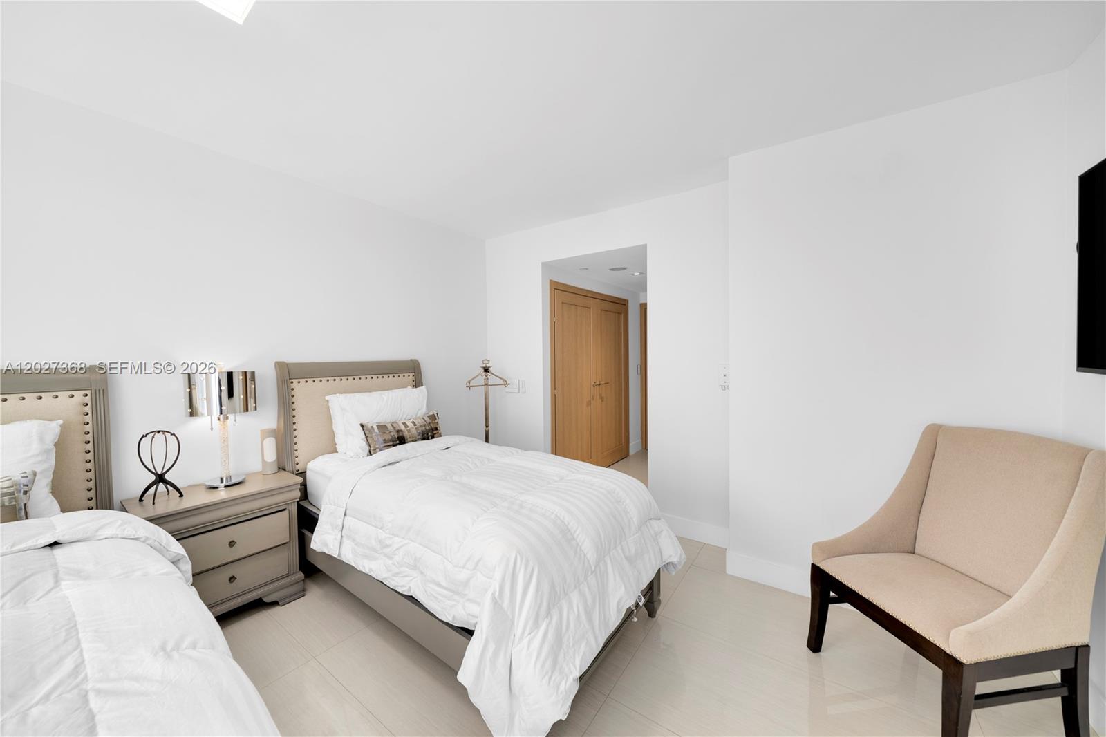 4779 Collins Ave #908 Miami Beach, FL 33140