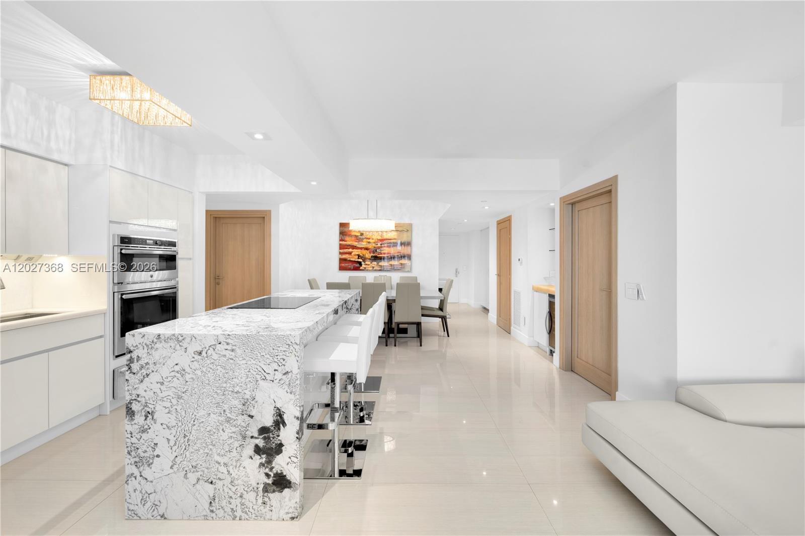 4779 Collins Ave #908 Miami Beach, FL 33140