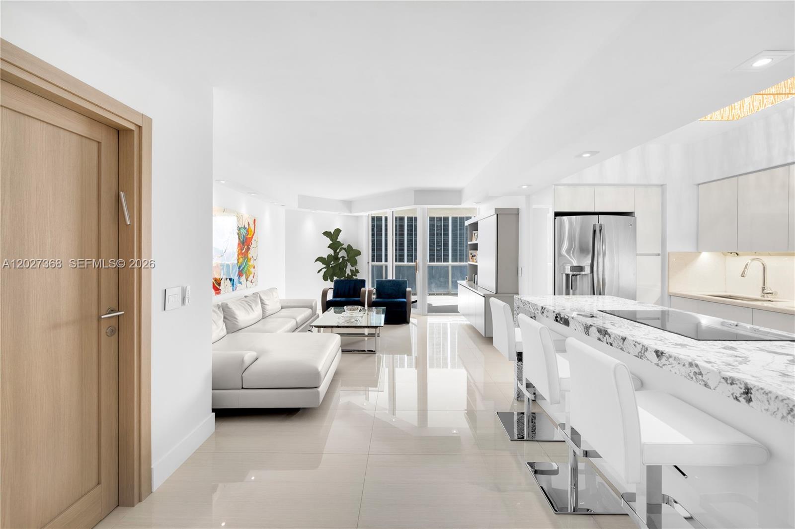 4779 Collins Ave #908 Miami Beach, FL 33140
