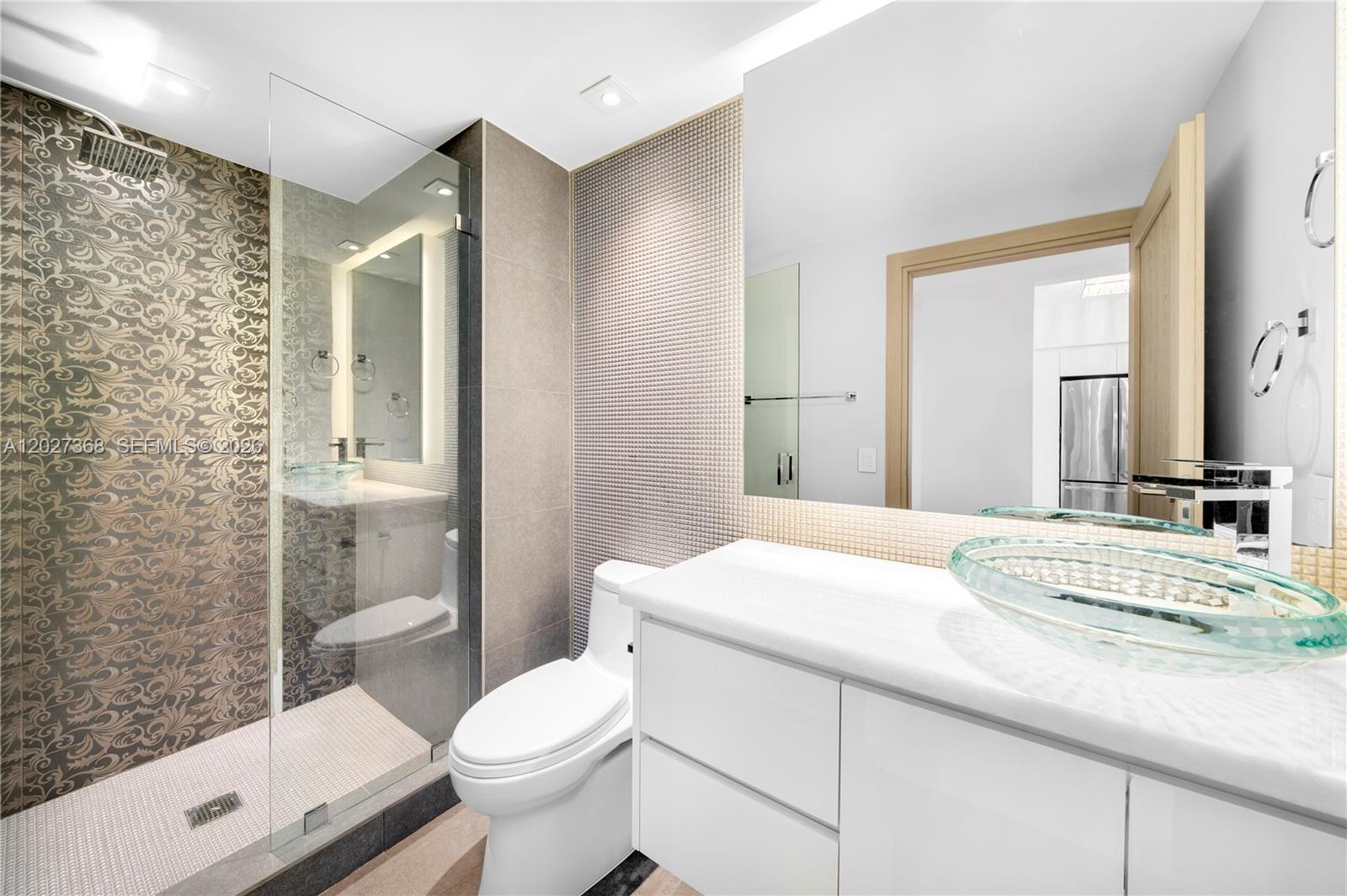 4779 Collins Ave #908 Miami Beach, FL 33140