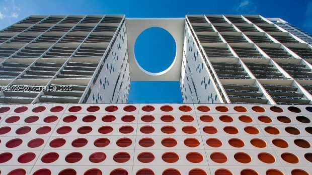 image 500 Brickell West18