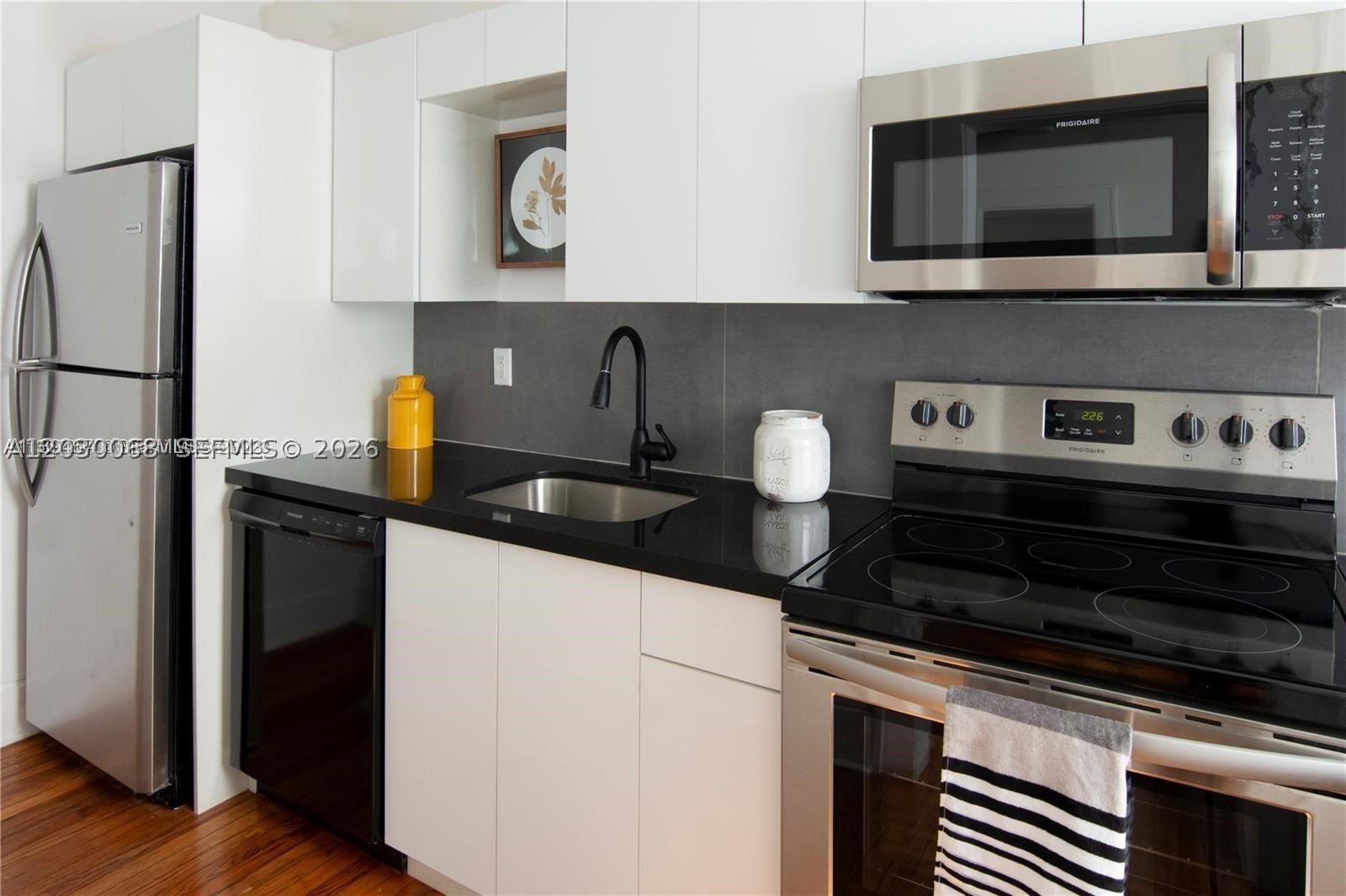 124 Mendoza Ave #9