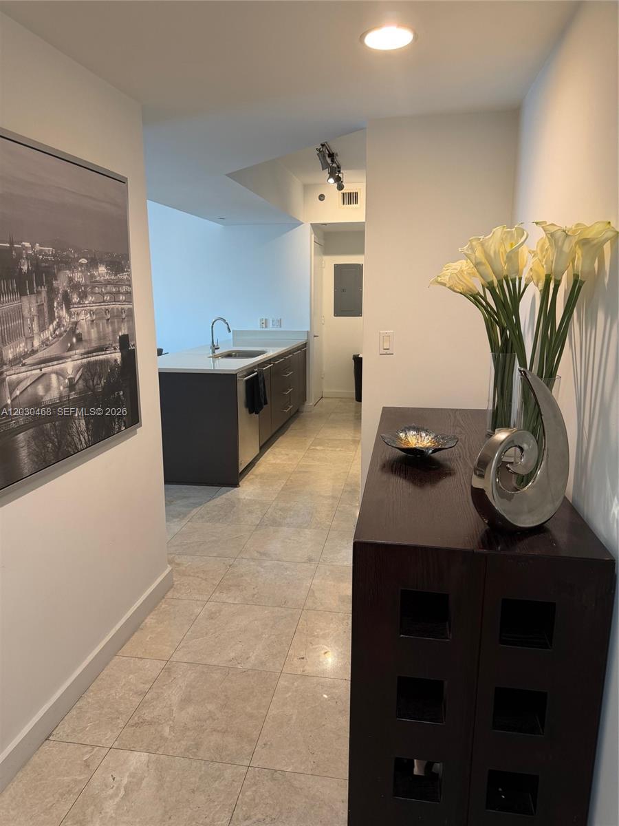 500 Brickell Ave #3105 Miami, FL 33131