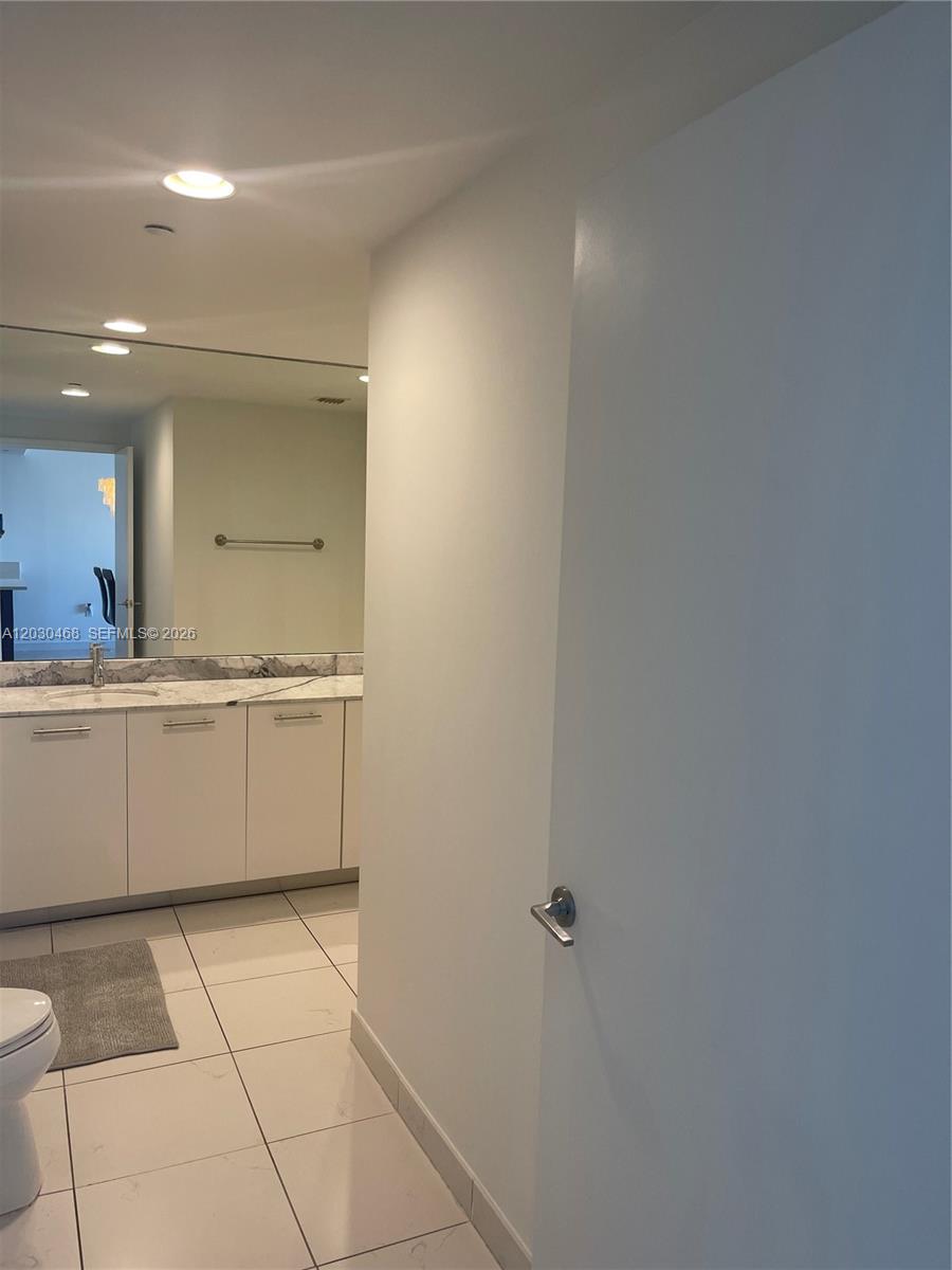 500 Brickell Ave #3105 Miami, FL 33131