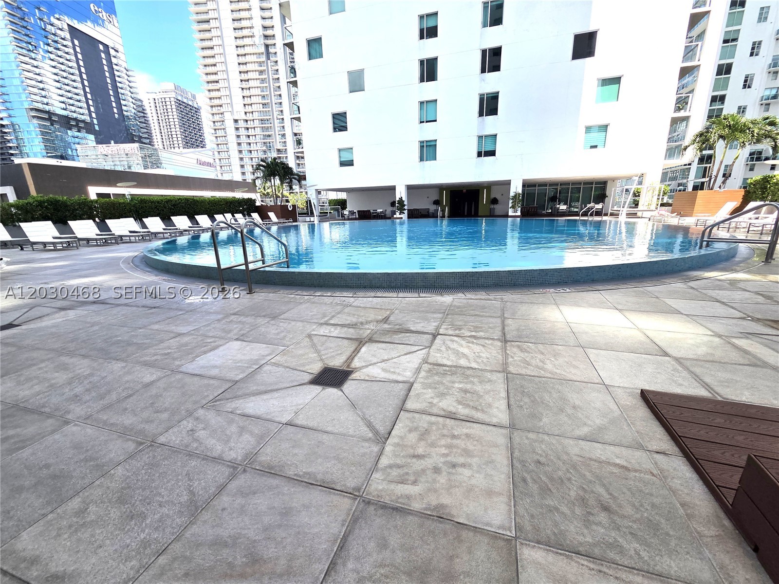 image 500 Brickell East31