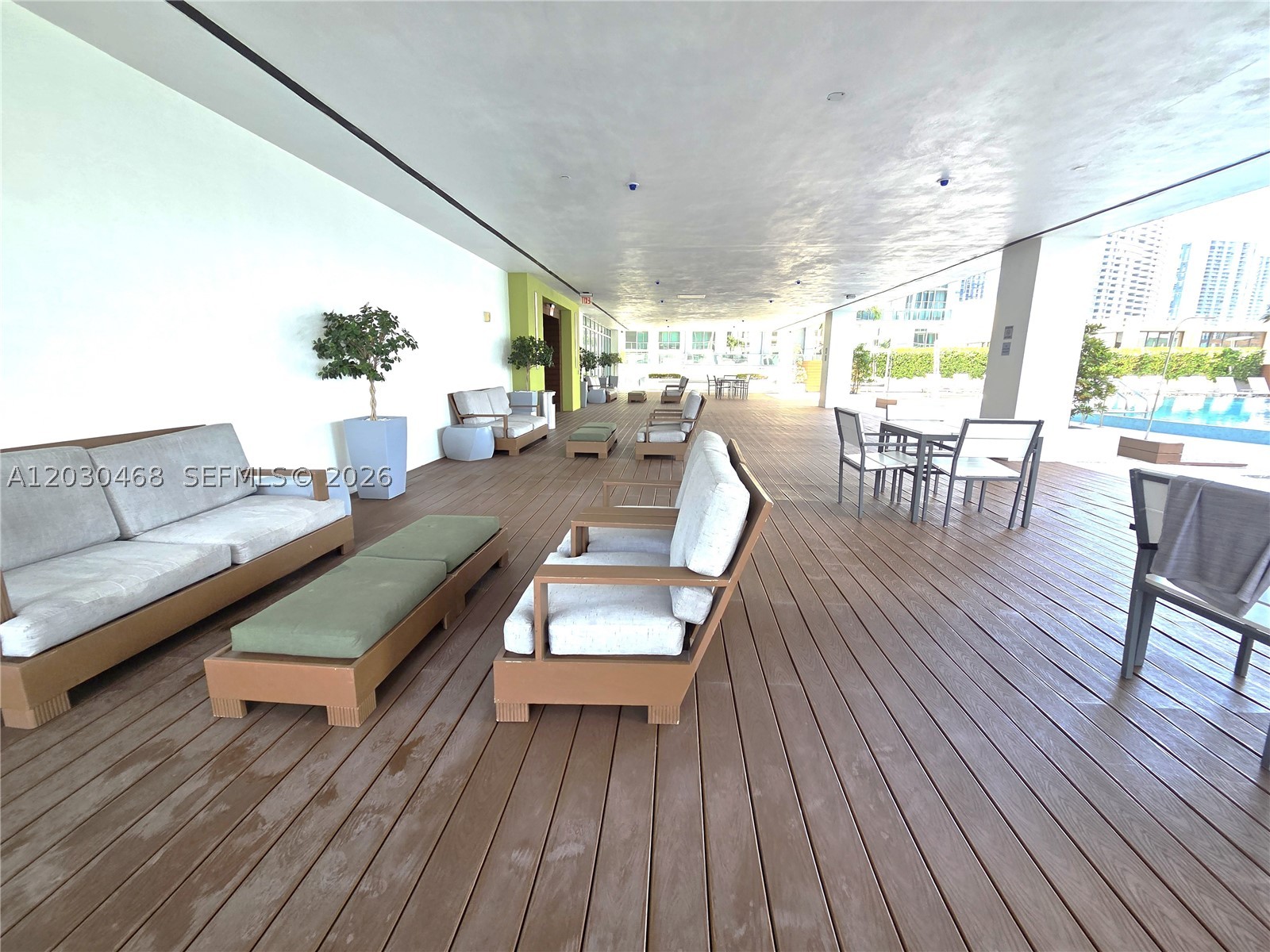 image 500 Brickell East33