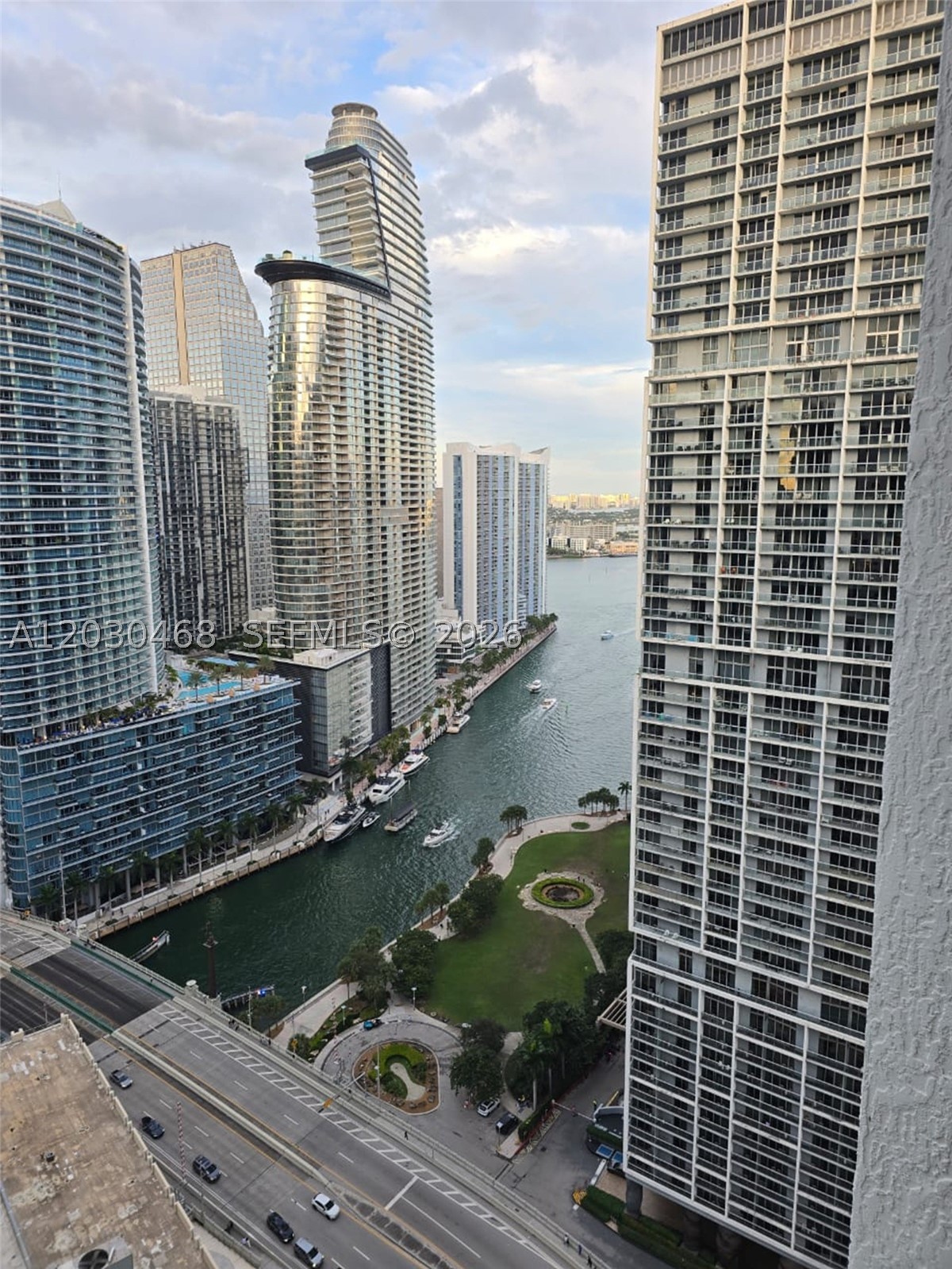 image 500 Brickell East37