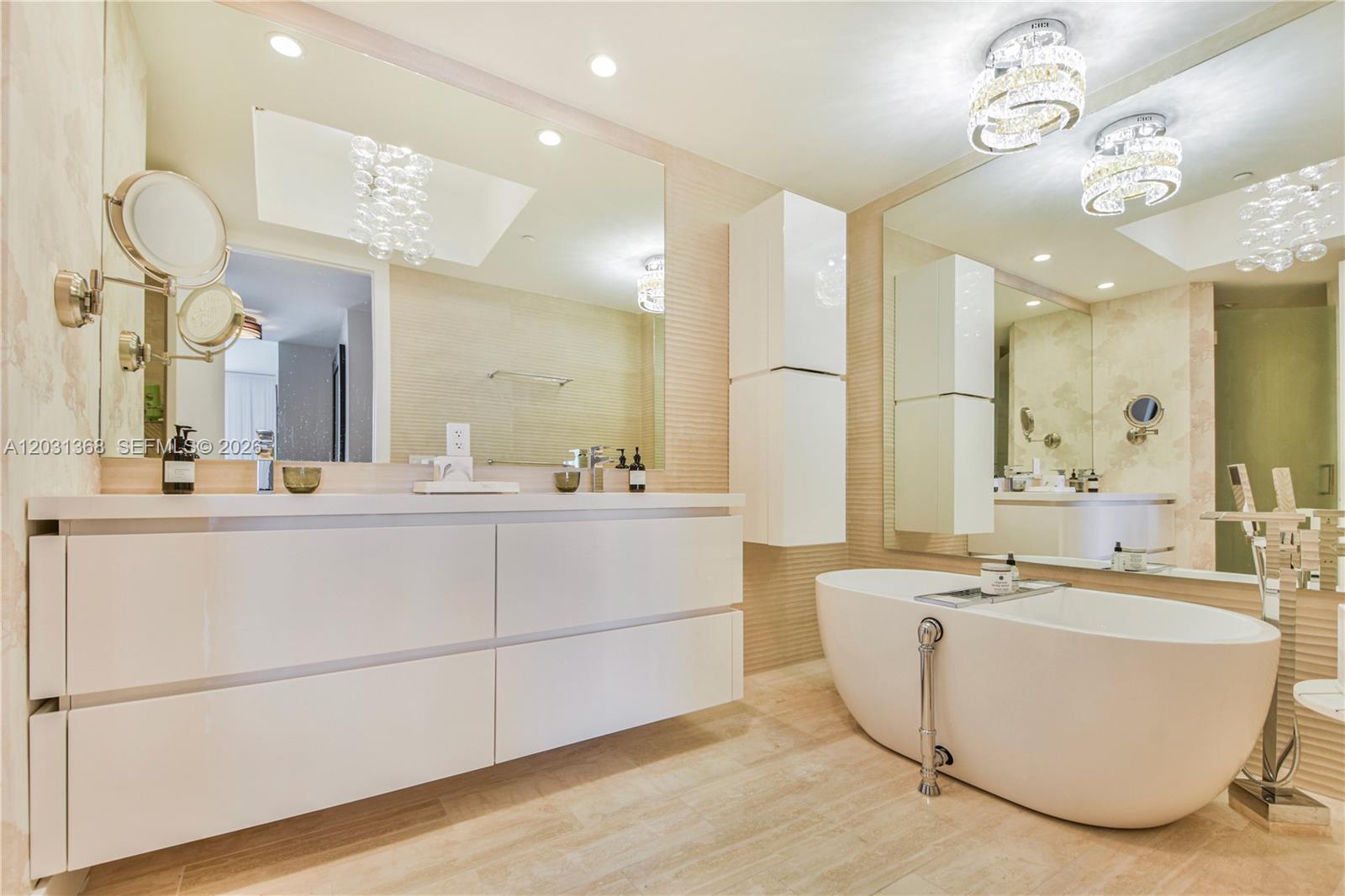 100 S Pointe #2806 Miami Beach, FL 33139