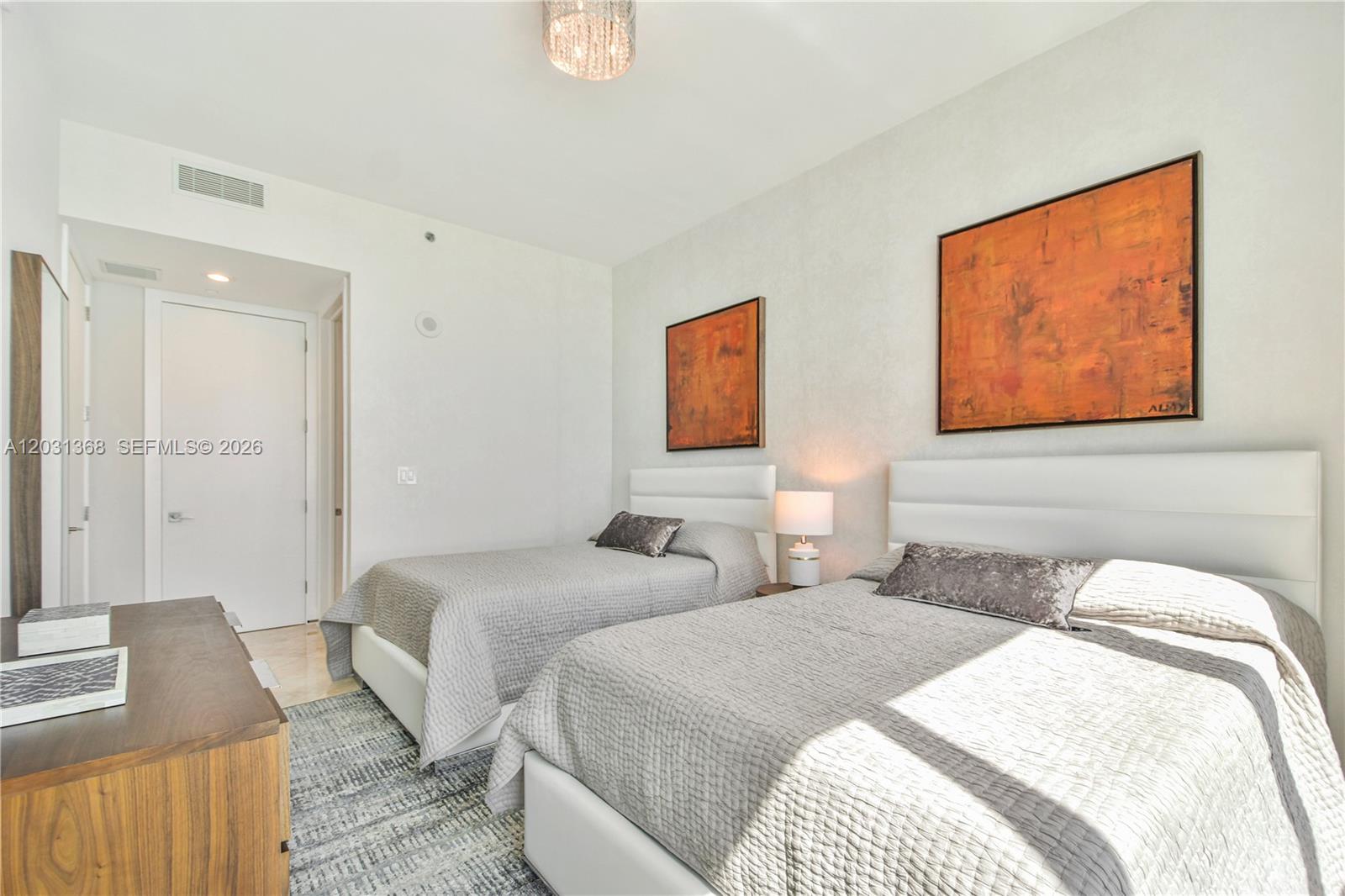 100 S Pointe #2806 Miami Beach, FL 33139