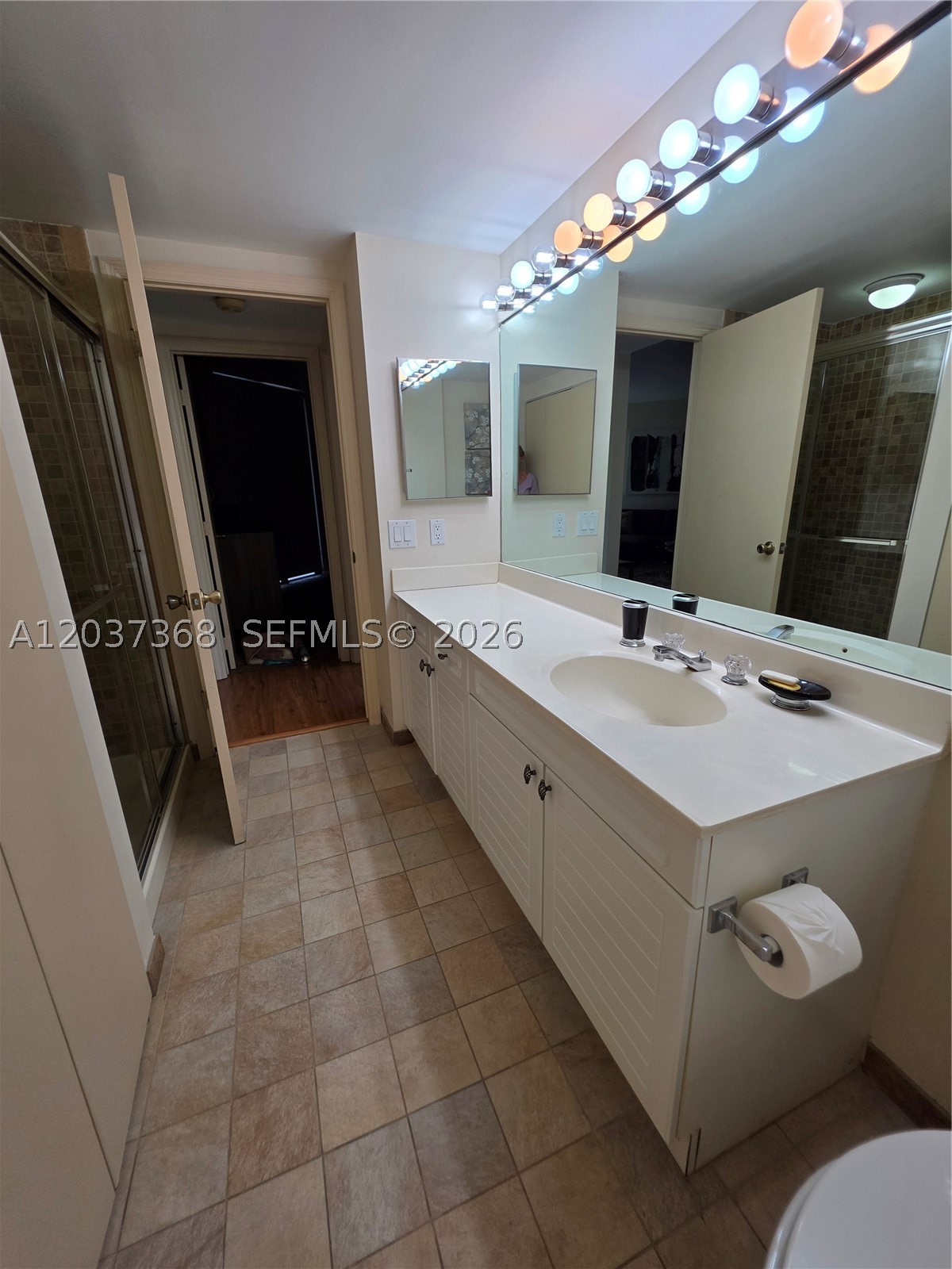 Undisclosed Address Aventura, FL 33180