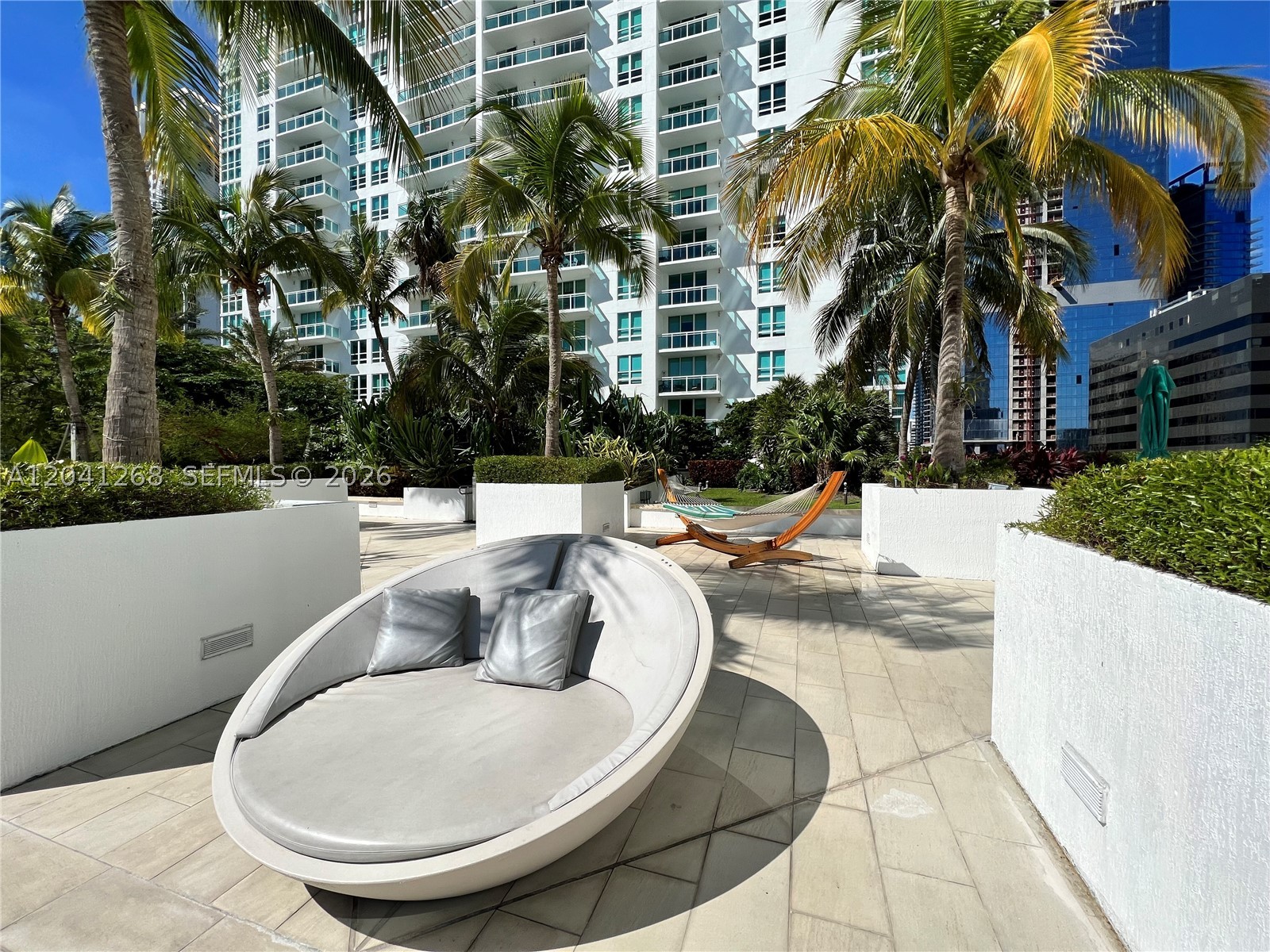image The Plaza on Brickell West21