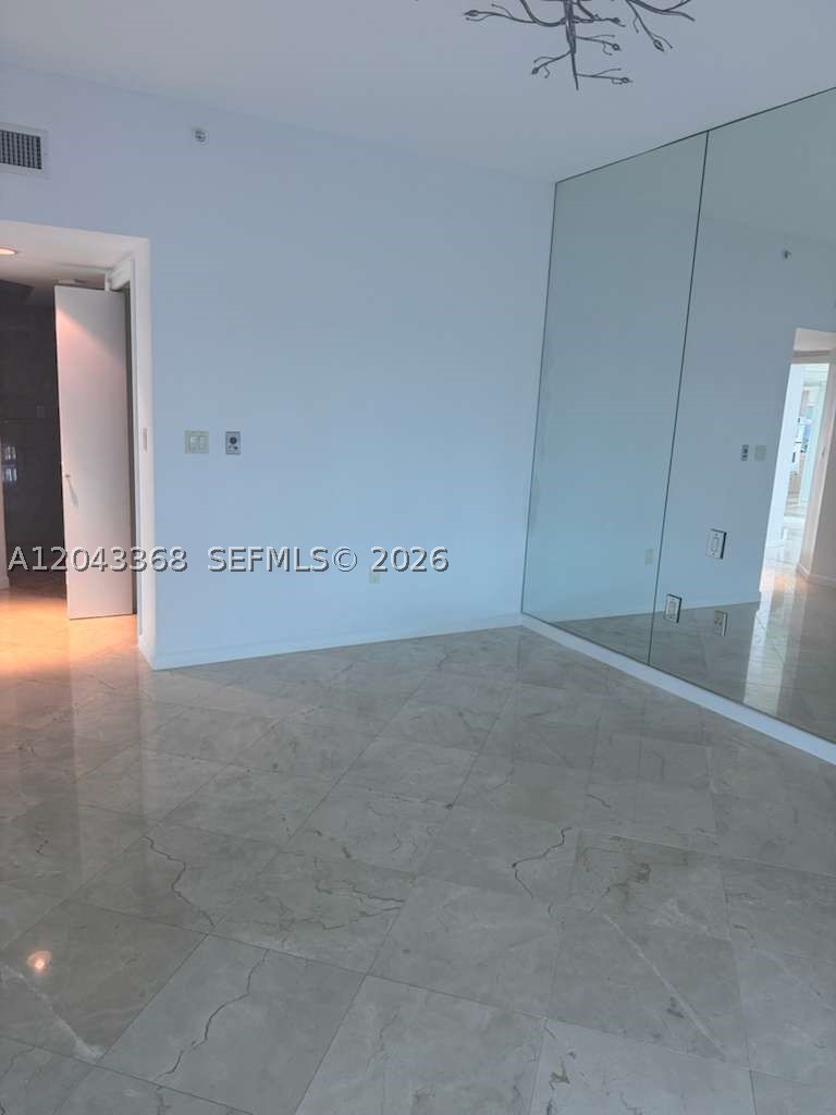 5025 Collins Ave #1602 Miami Beach, FL 33140