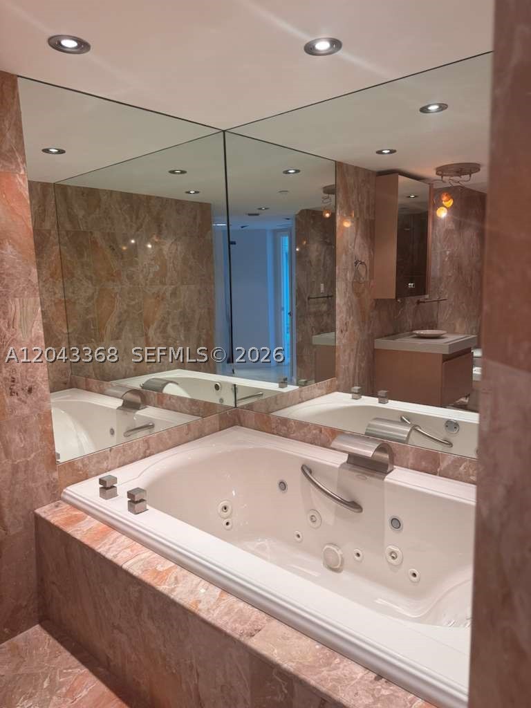 5025 Collins Ave #1602 Miami Beach, FL 33140