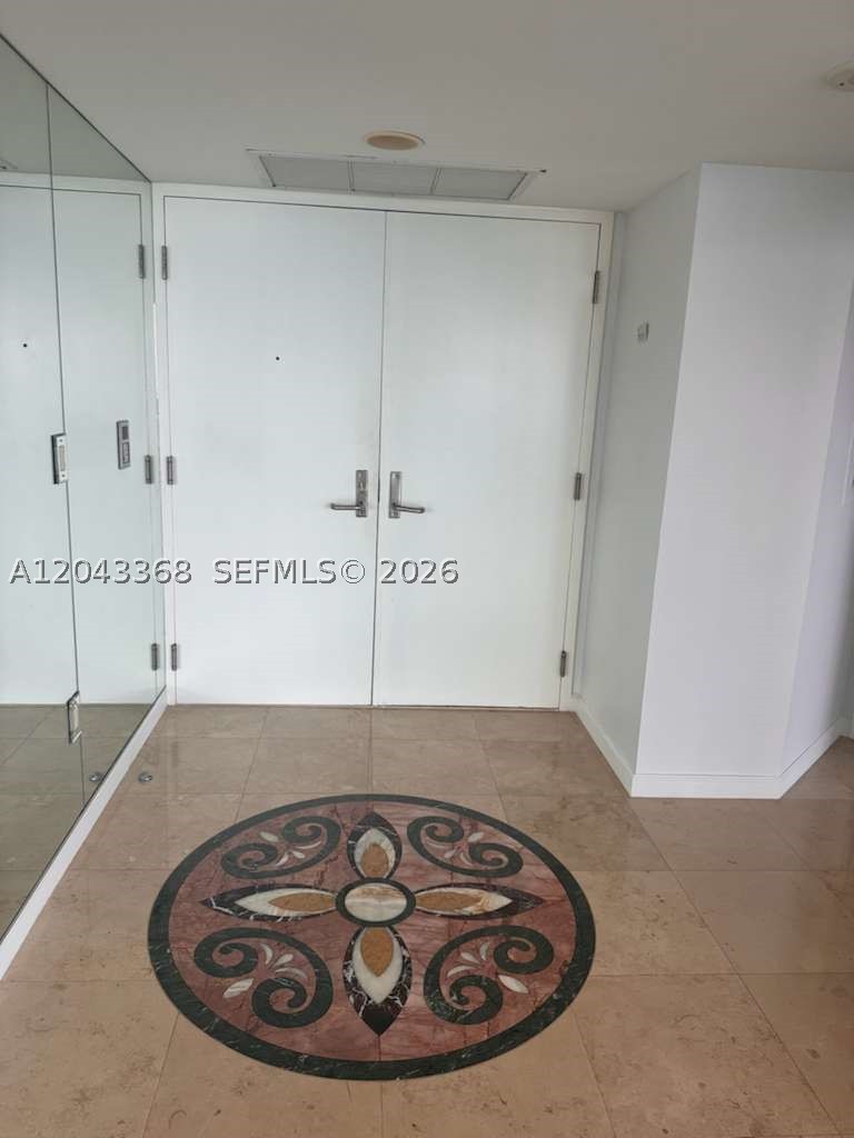 5025 Collins Ave #1602 Miami Beach, FL 33140