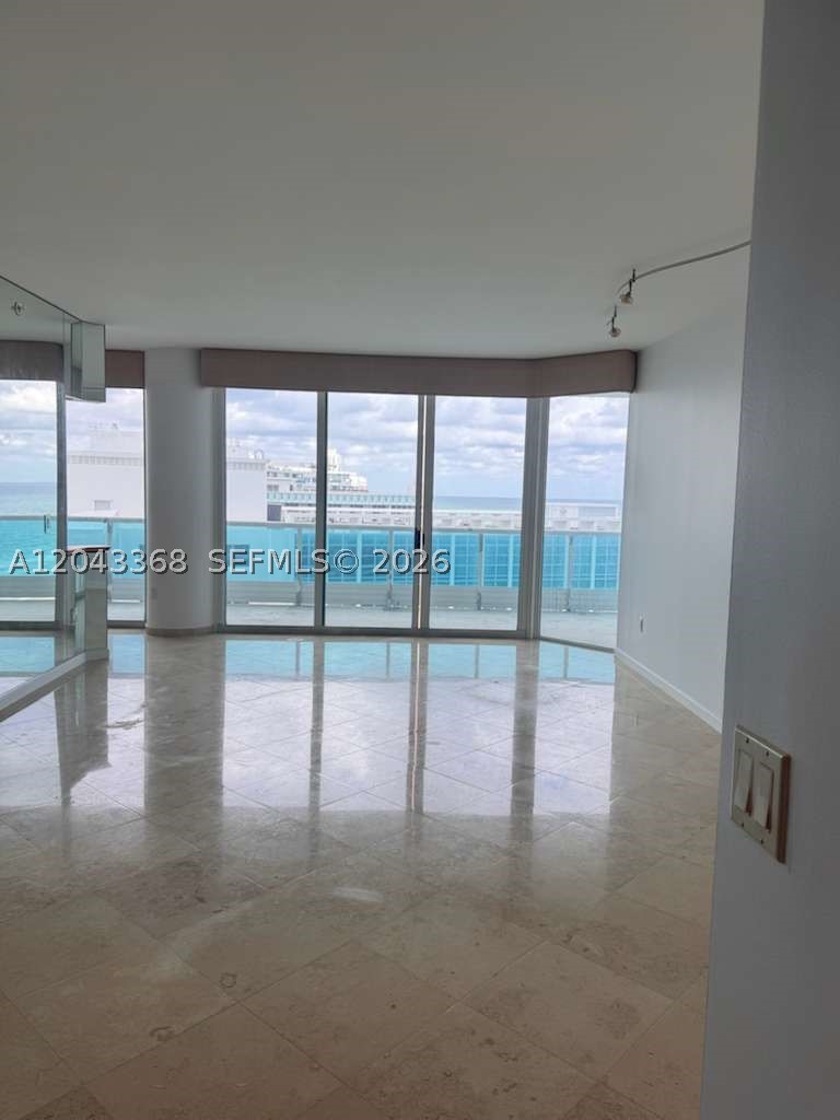 5025 Collins Ave #1602 Miami Beach, FL 33140