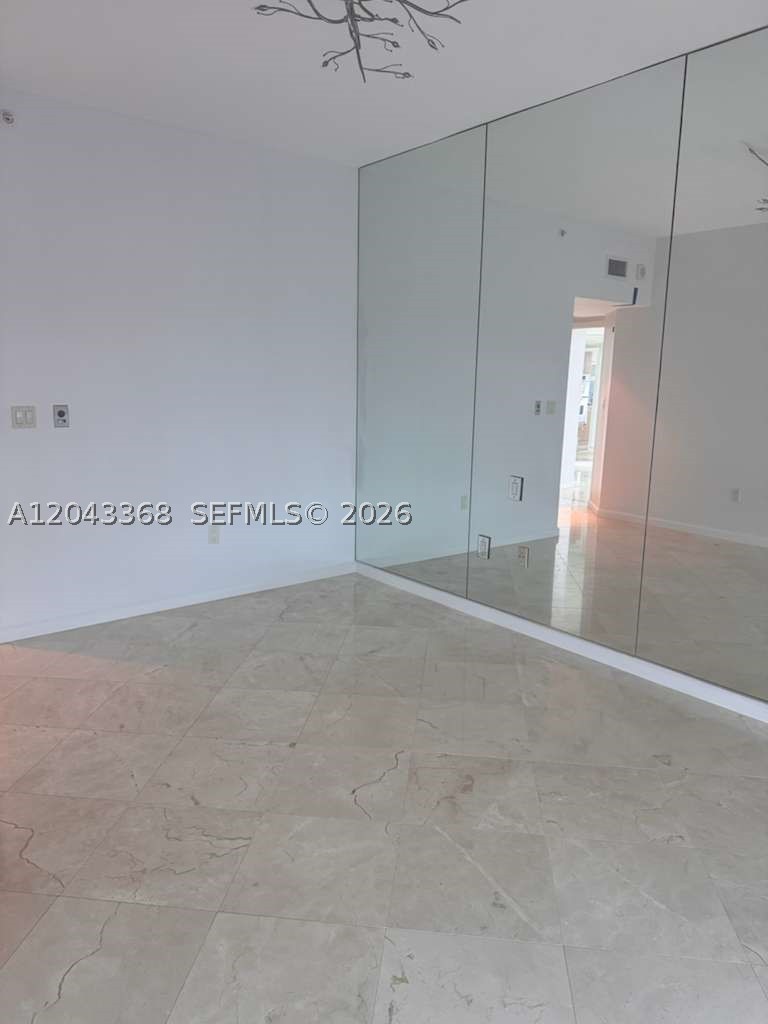 5025 Collins Ave #1602 Miami Beach, FL 33140