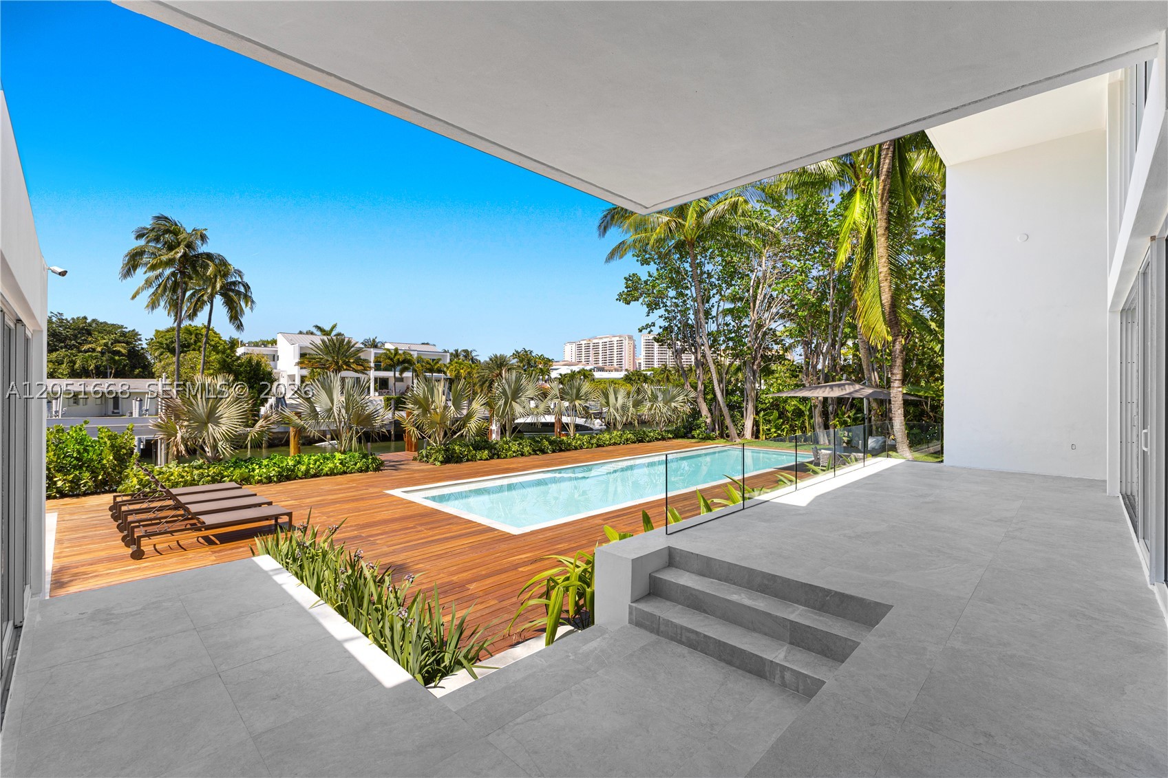161 Cape Florida Dr Key Biscayne, FL 33149