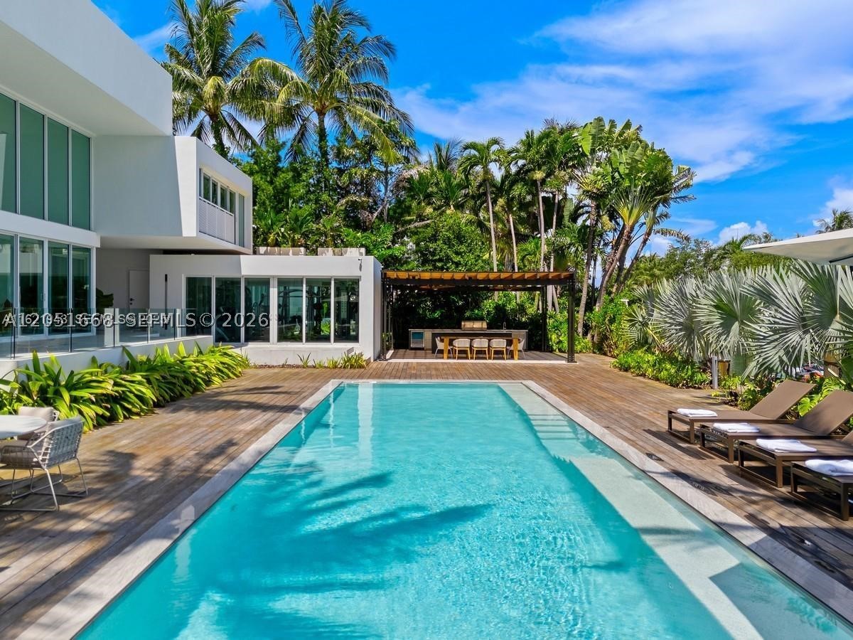 161 Cape Florida Dr Key Biscayne, FL 33149