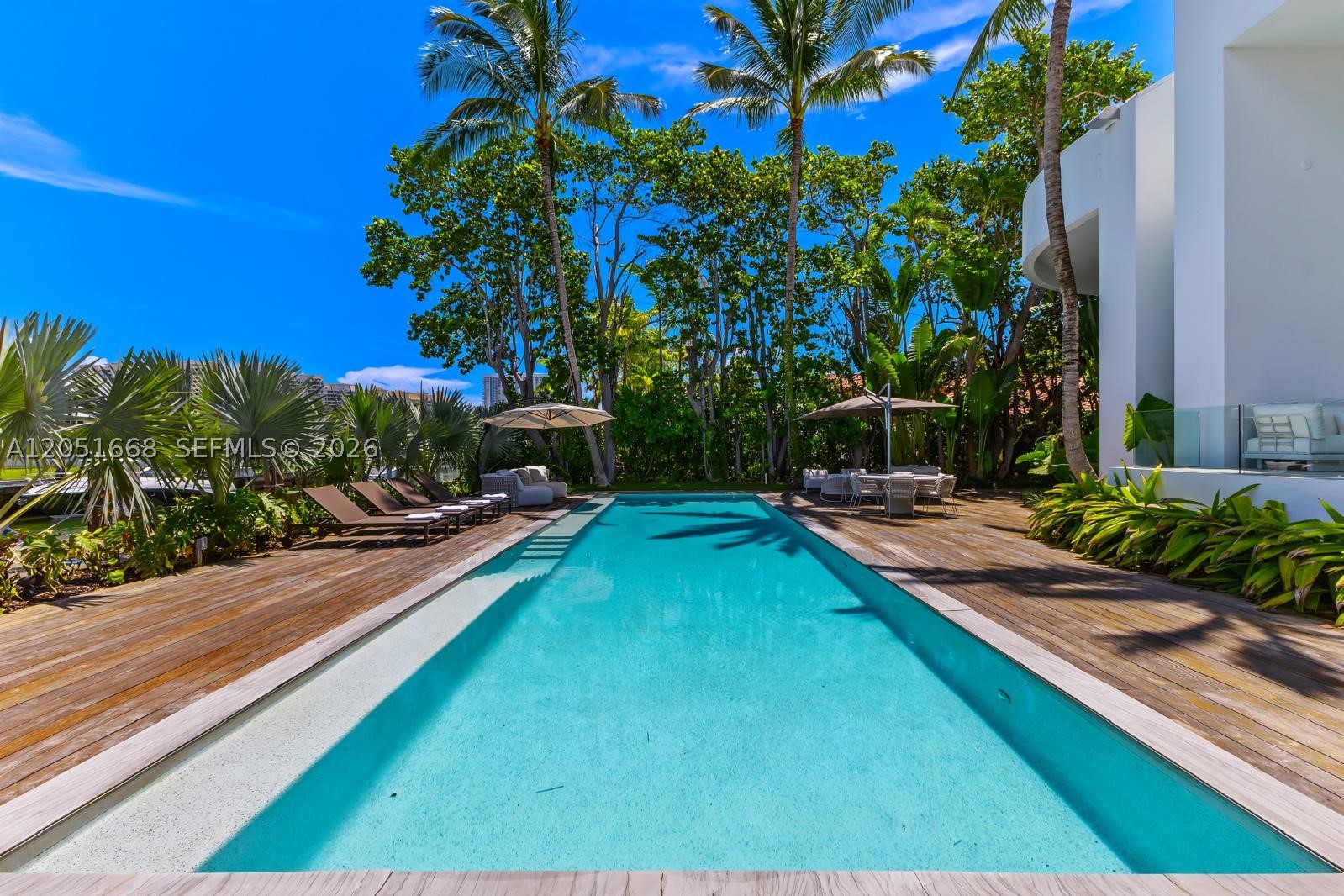 161 Cape Florida Dr Key Biscayne, FL 33149