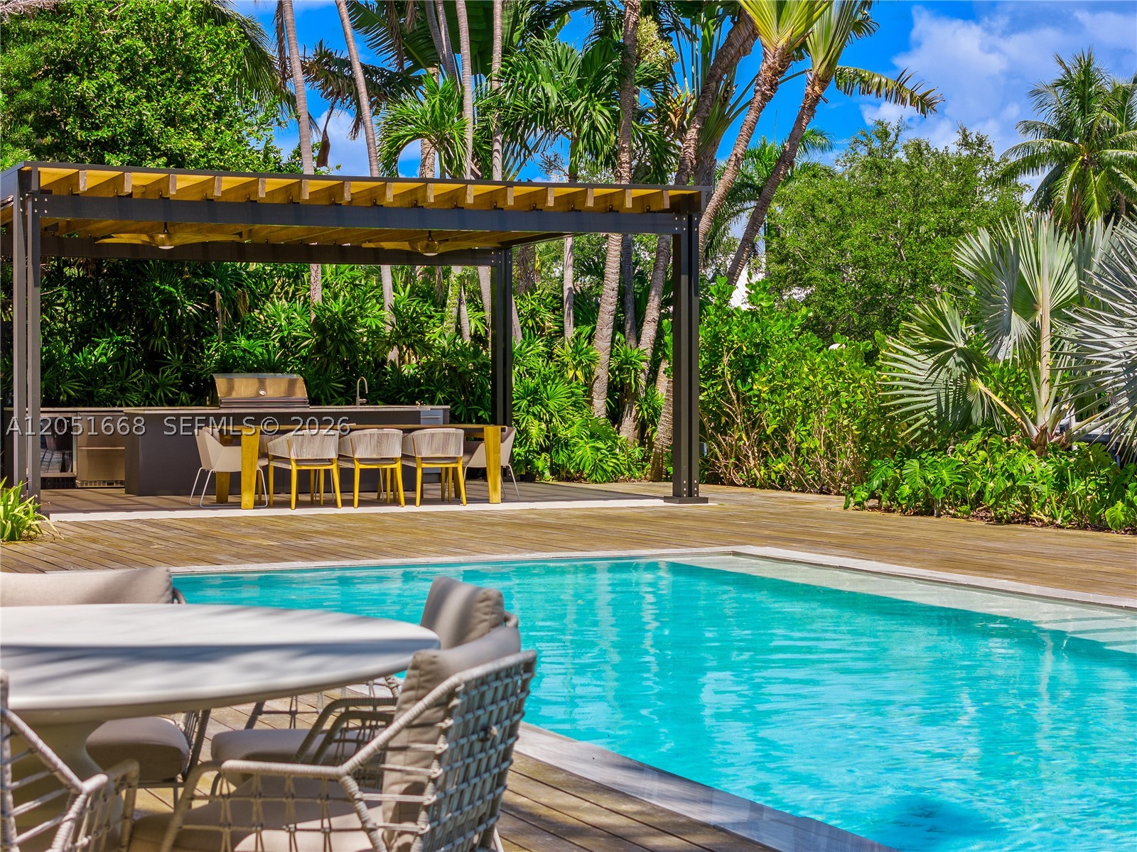 161 Cape Florida Dr Key Biscayne, FL 33149