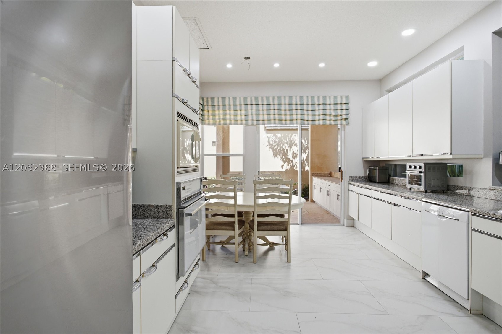 3722 NE 208th Ter Aventura, FL 33180