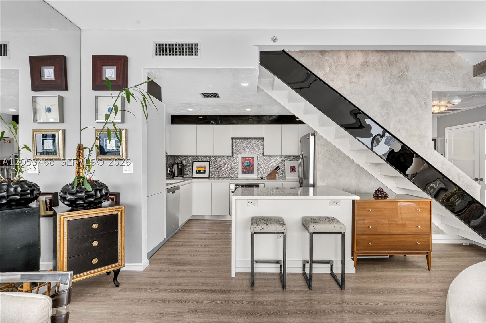 1000 Venetian Way #810 Miami Beach, FL 33139