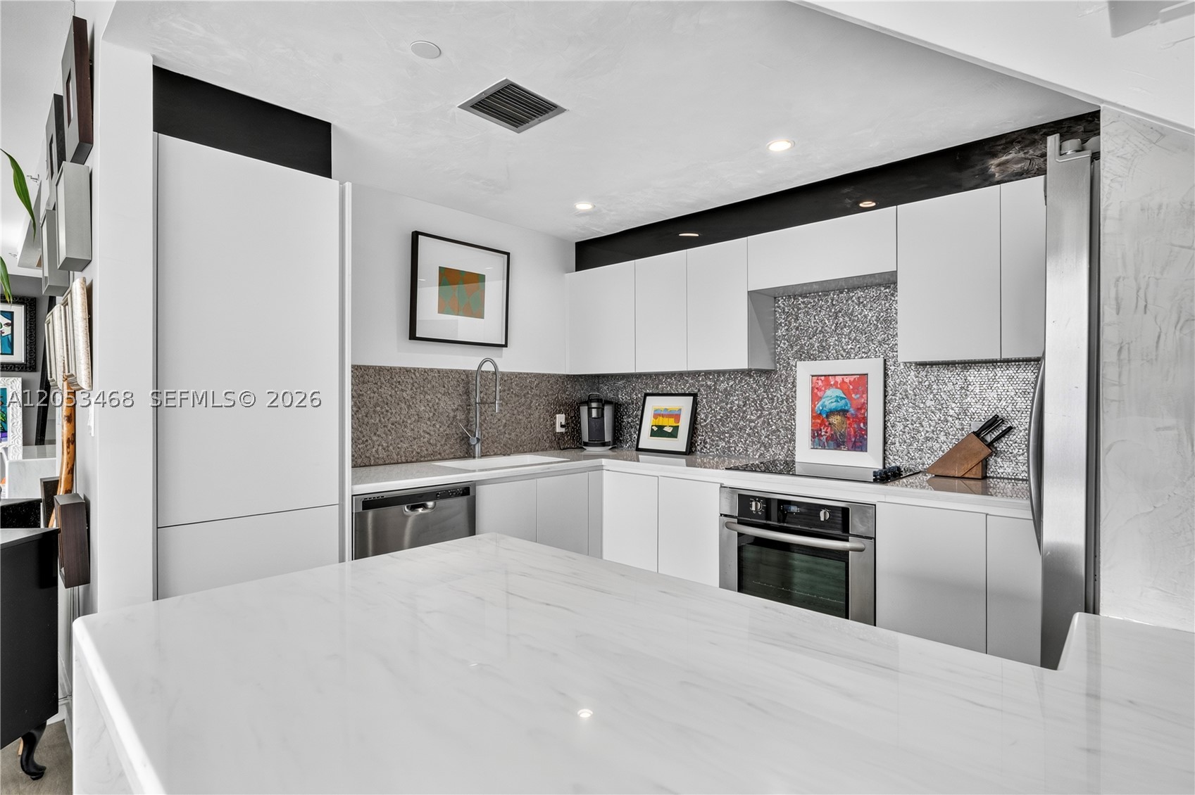 1000 Venetian Way #810 Miami Beach, FL 33139