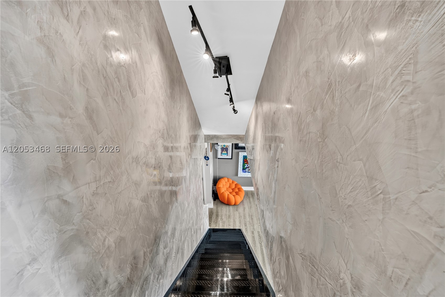 1000 Venetian Way #810 Miami Beach, FL 33139