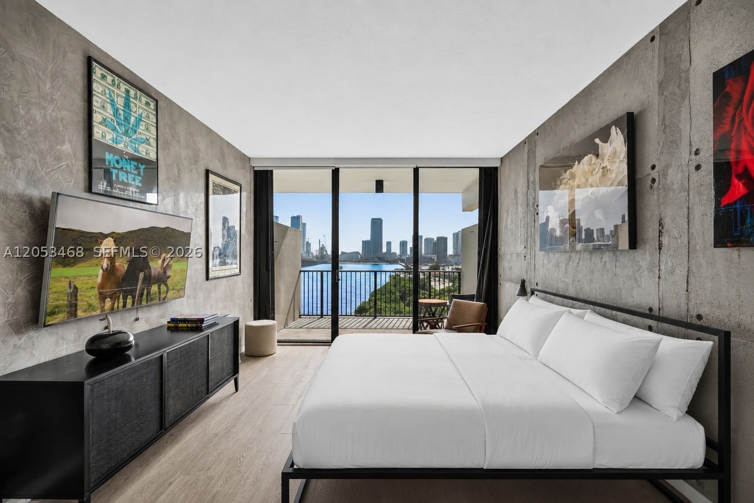 1000 Venetian Way #810 Miami Beach, FL 33139