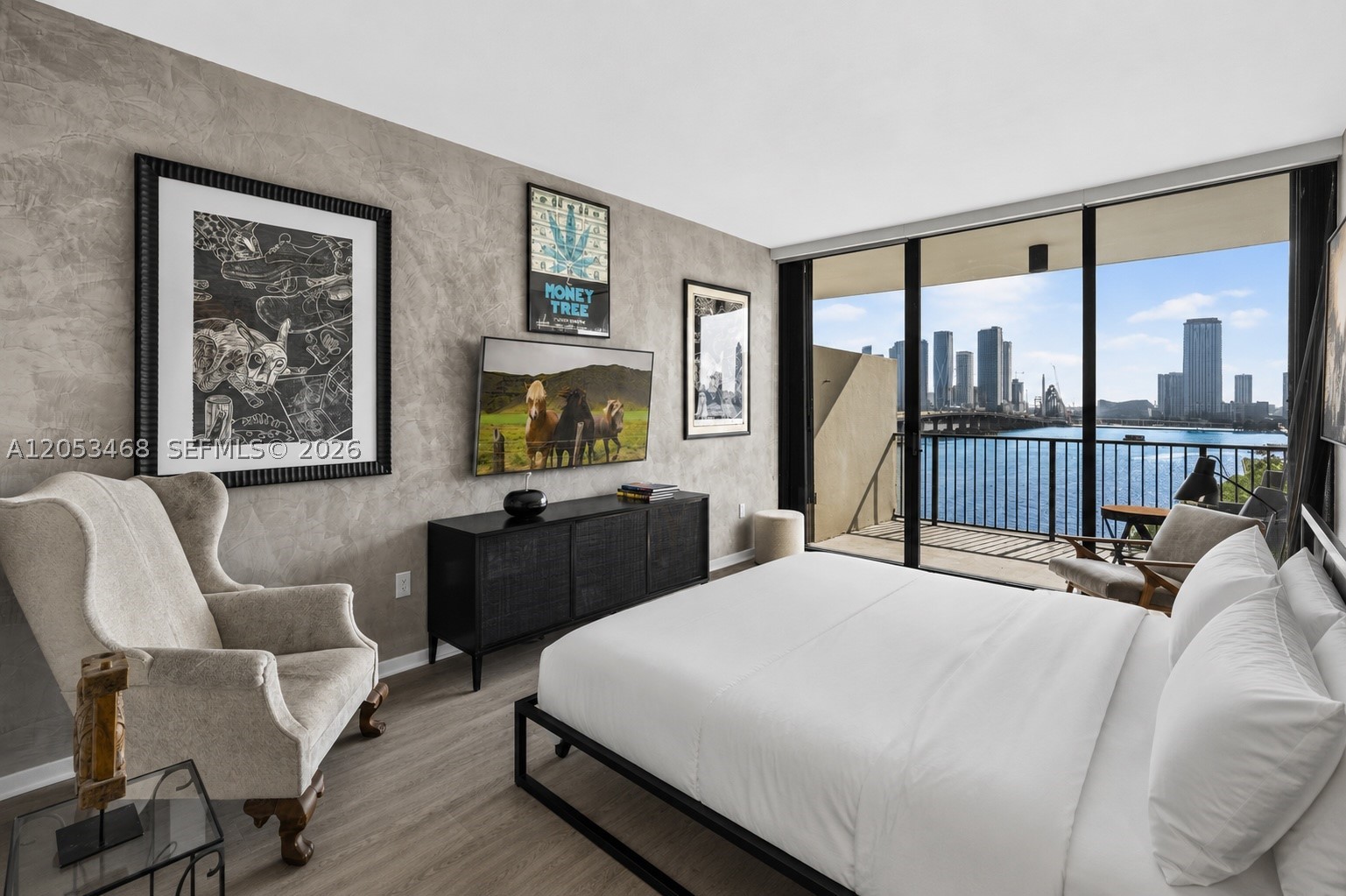 1000 Venetian Way #810 Miami Beach, FL 33139