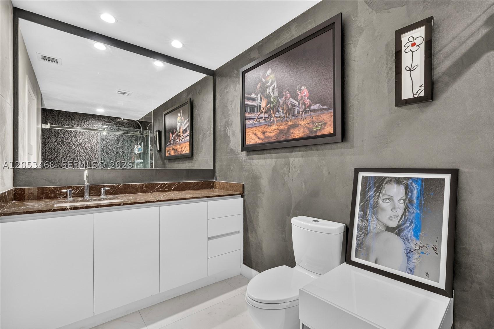 1000 Venetian Way #810 Miami Beach, FL 33139
