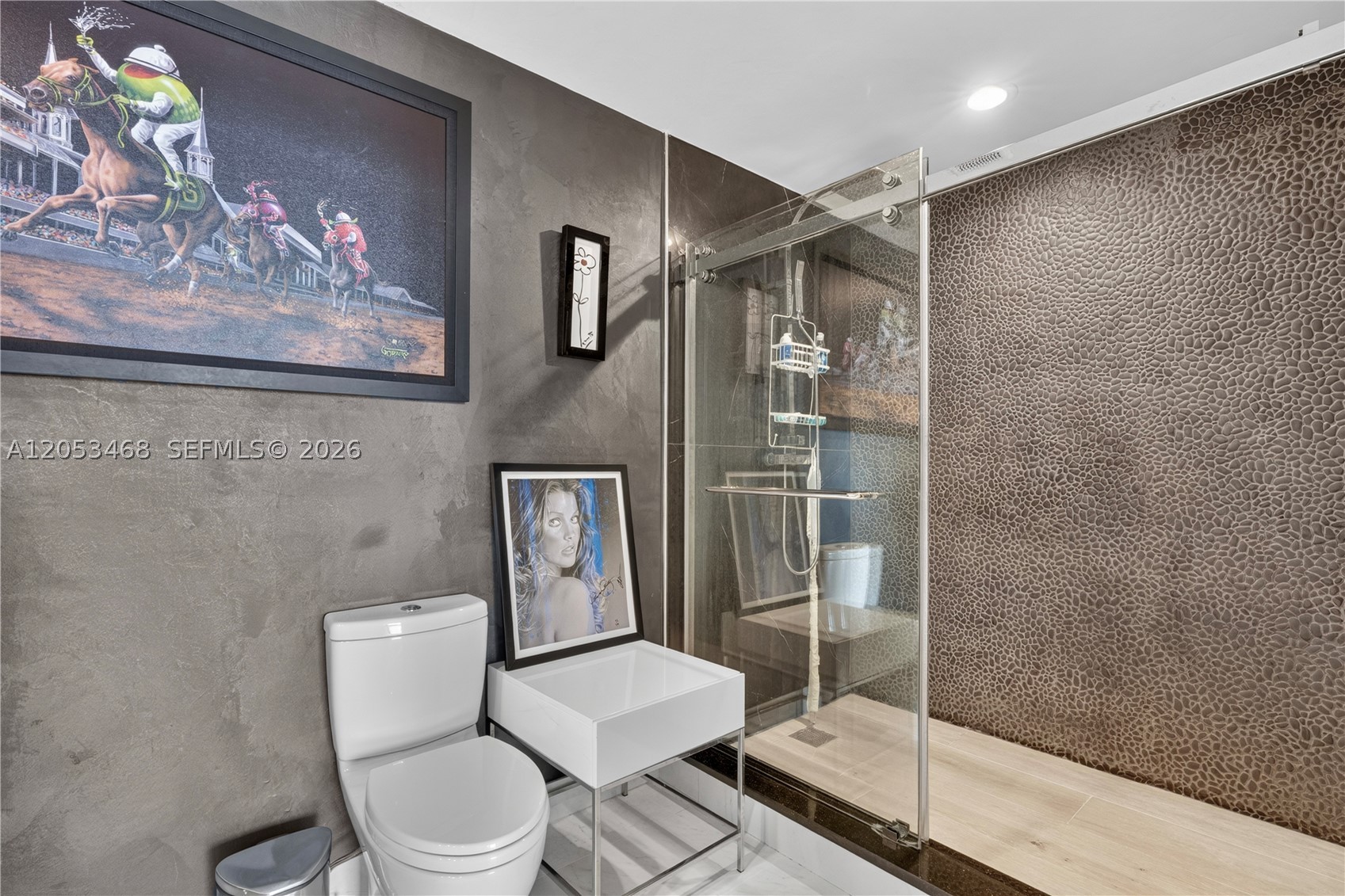 1000 Venetian Way #810 Miami Beach, FL 33139
