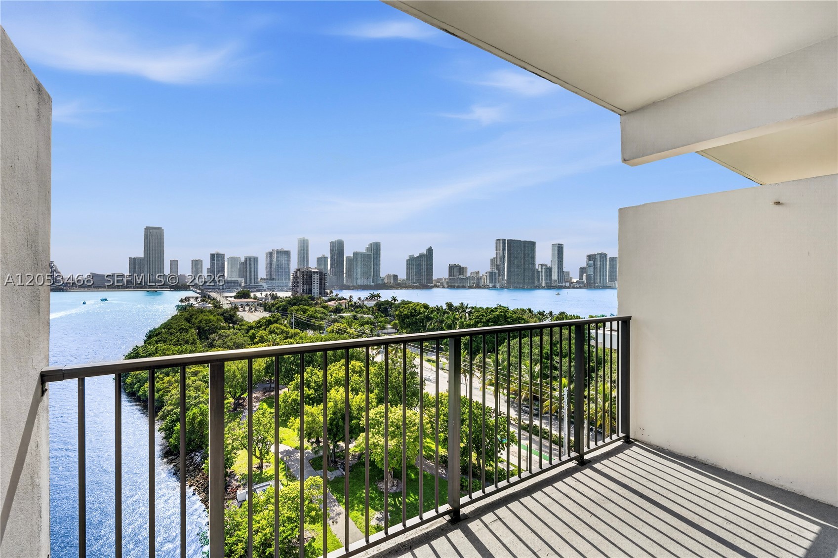 1000 Venetian Way #810 Miami Beach, FL 33139