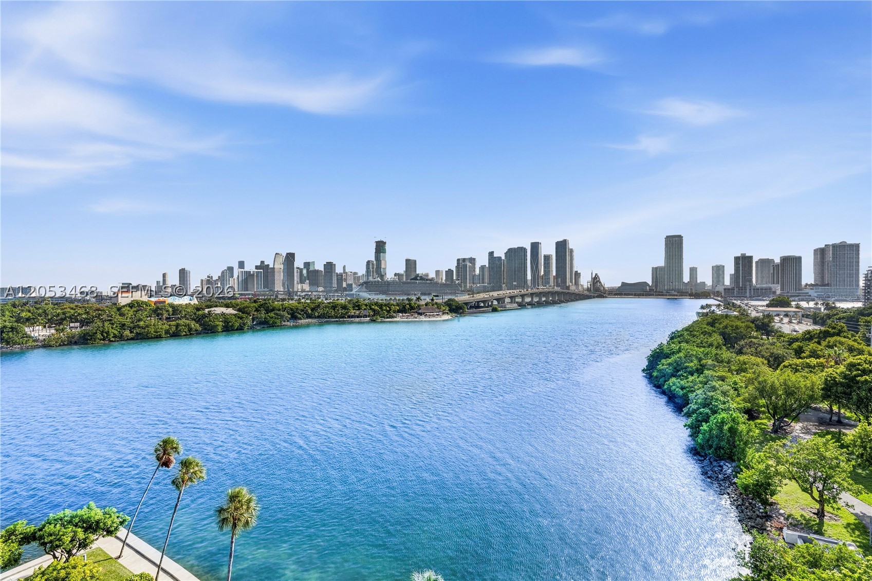 1000 Venetian Way #810 Miami Beach, FL 33139