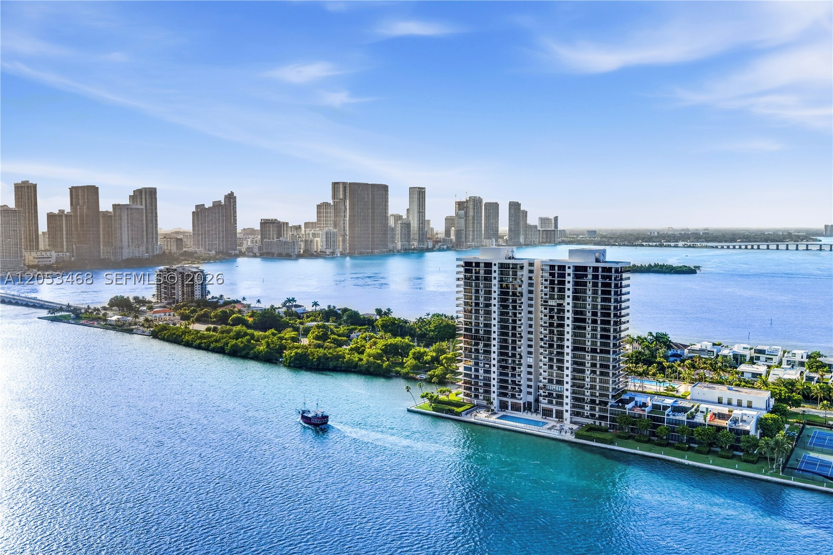 1000 Venetian Way #810 Miami Beach, FL 33139