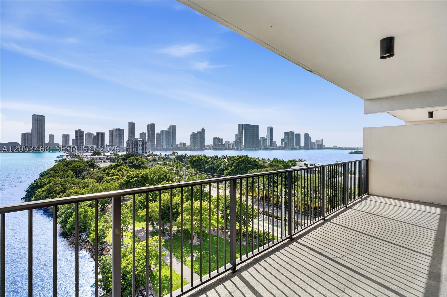 1000 Venetian Way #810 Miami Beach, FL 33139