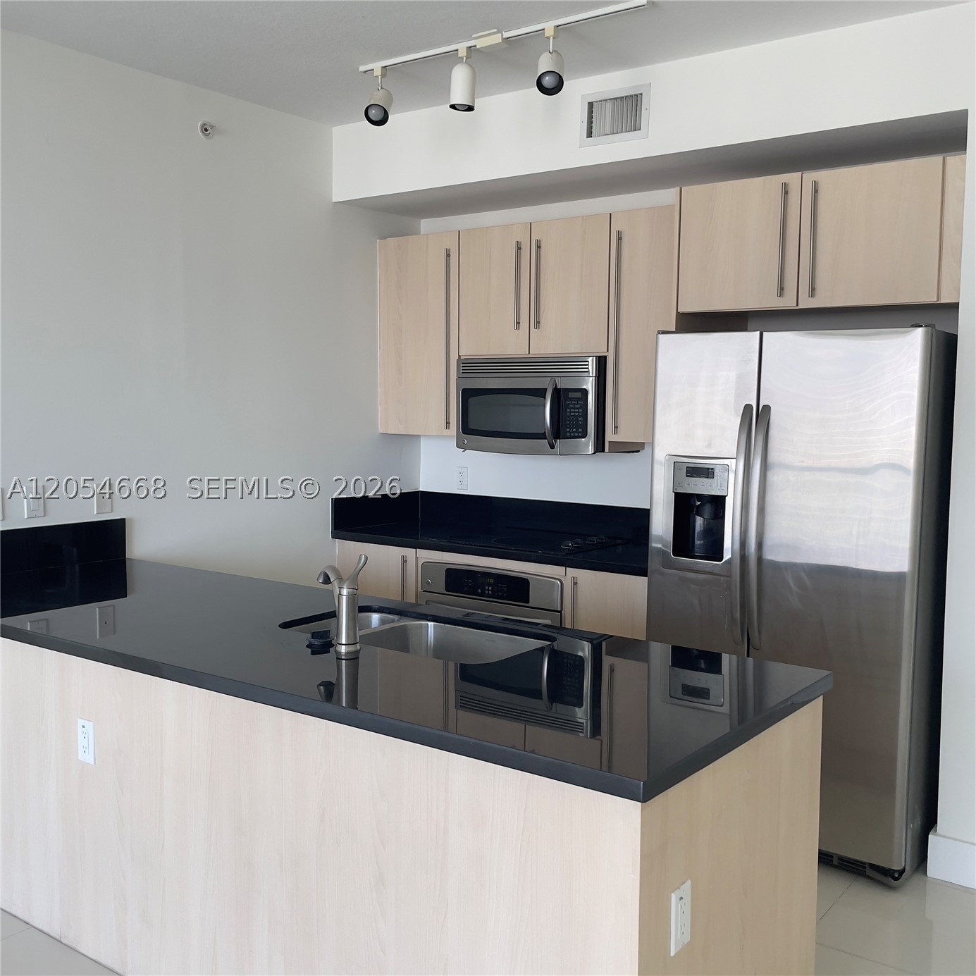 79 SW 12th St #3011-S Miami, FL 33130
