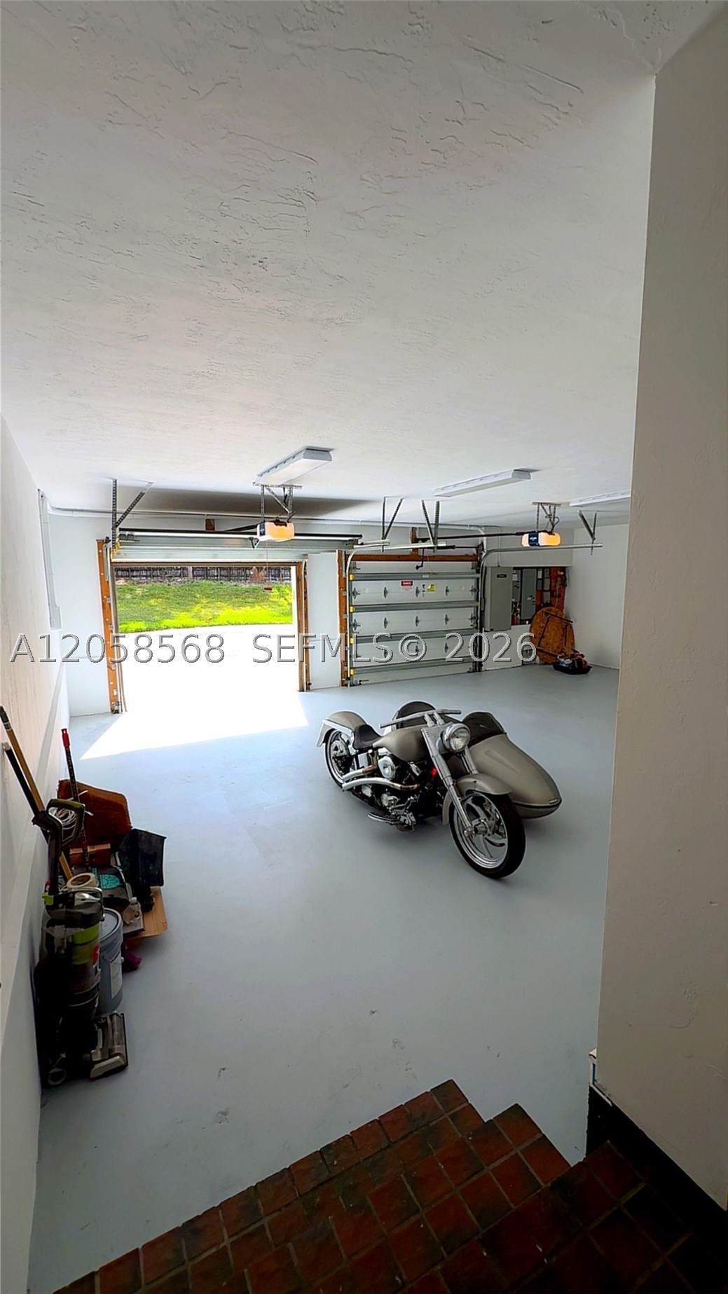 8925 SW 102nd Ter Miami, FL 33176