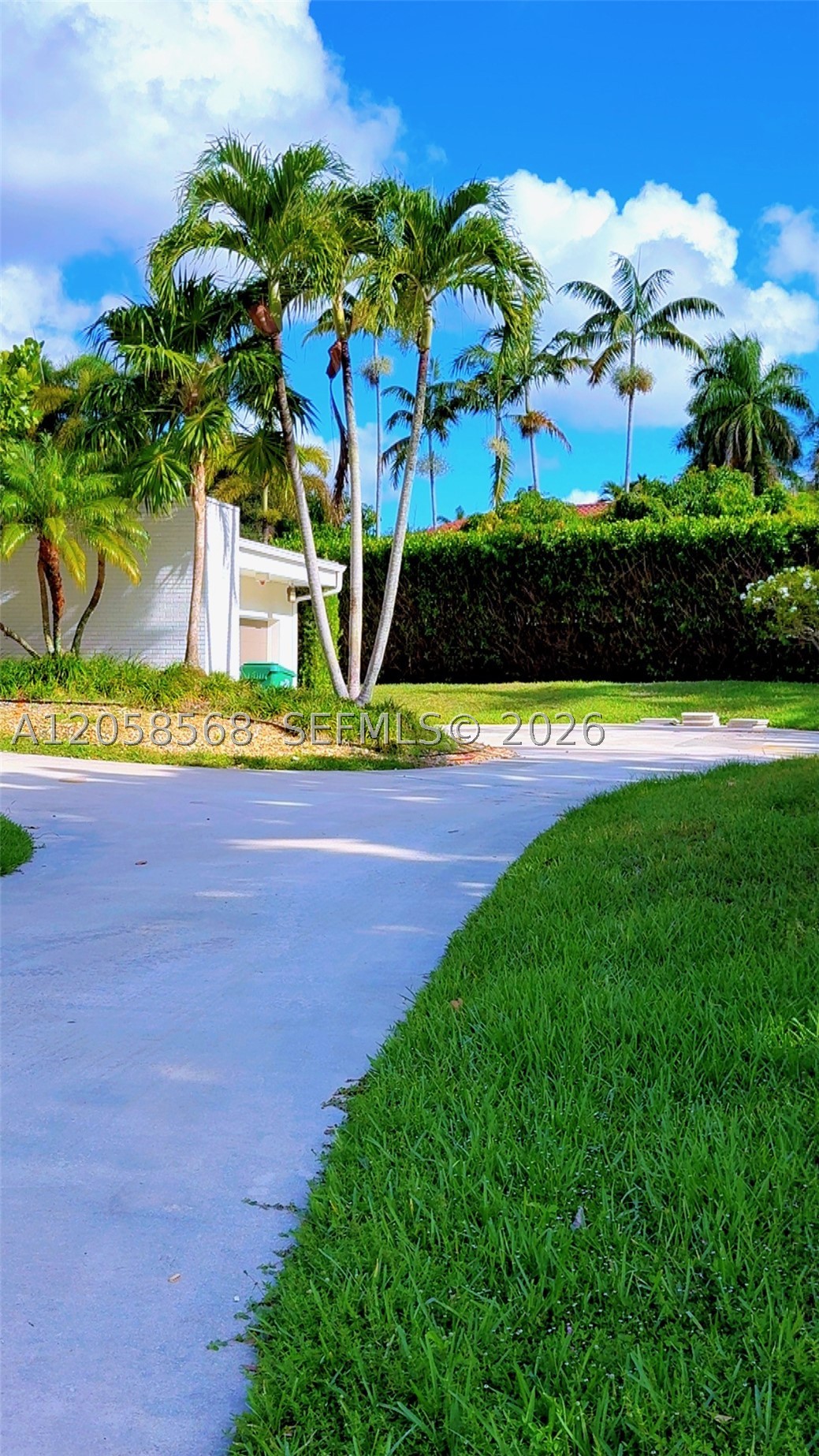 8925 SW 102nd Ter Miami, FL 33176