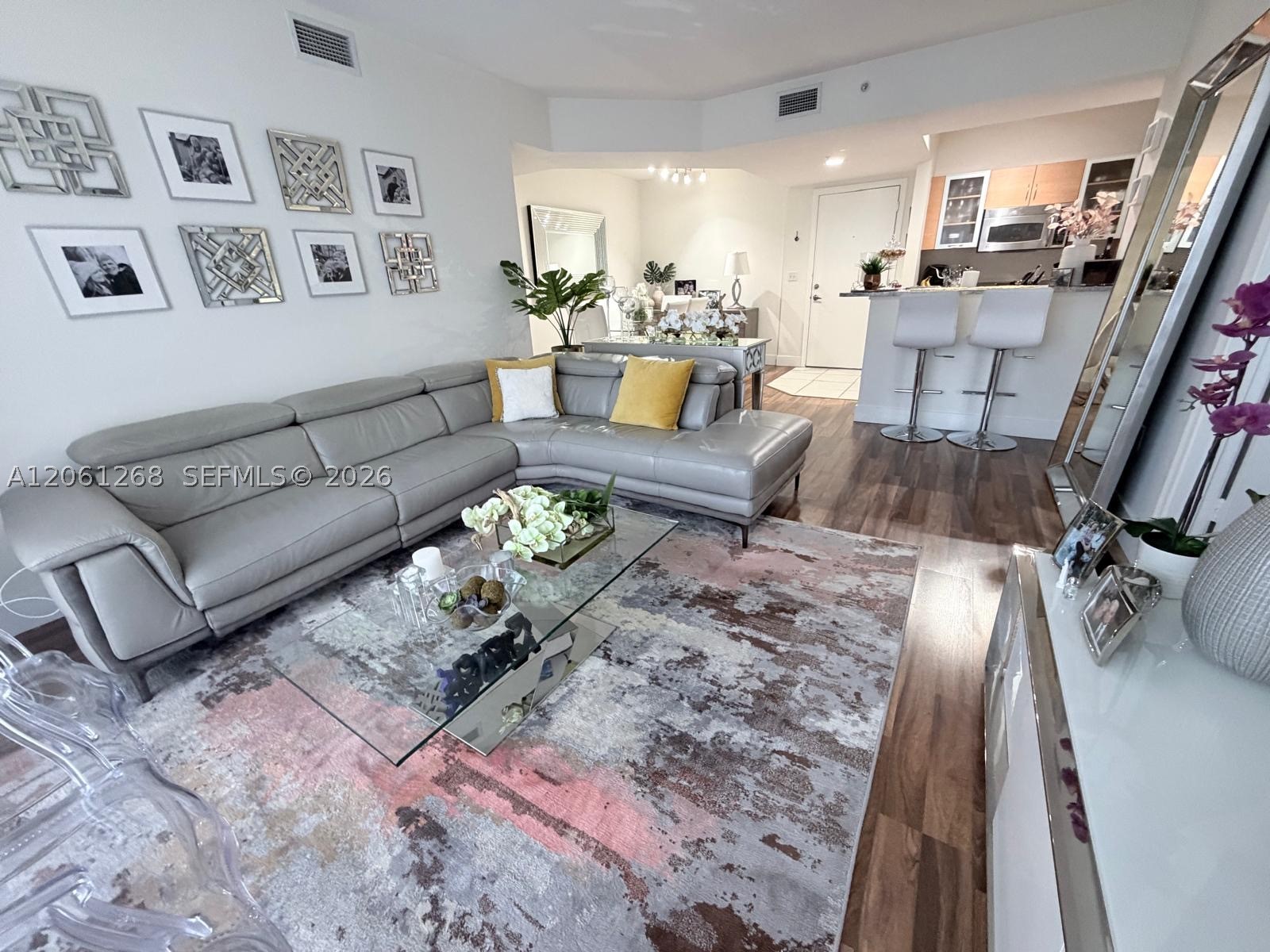 image The Venture at Aventura9